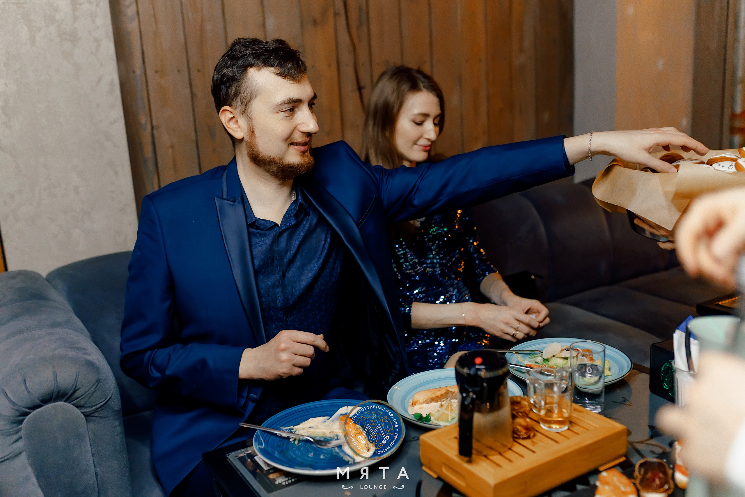 Новый год 2023 в Мяте Спортивная. Мята Спортивная — Кальянная, караоке, бар в Минске