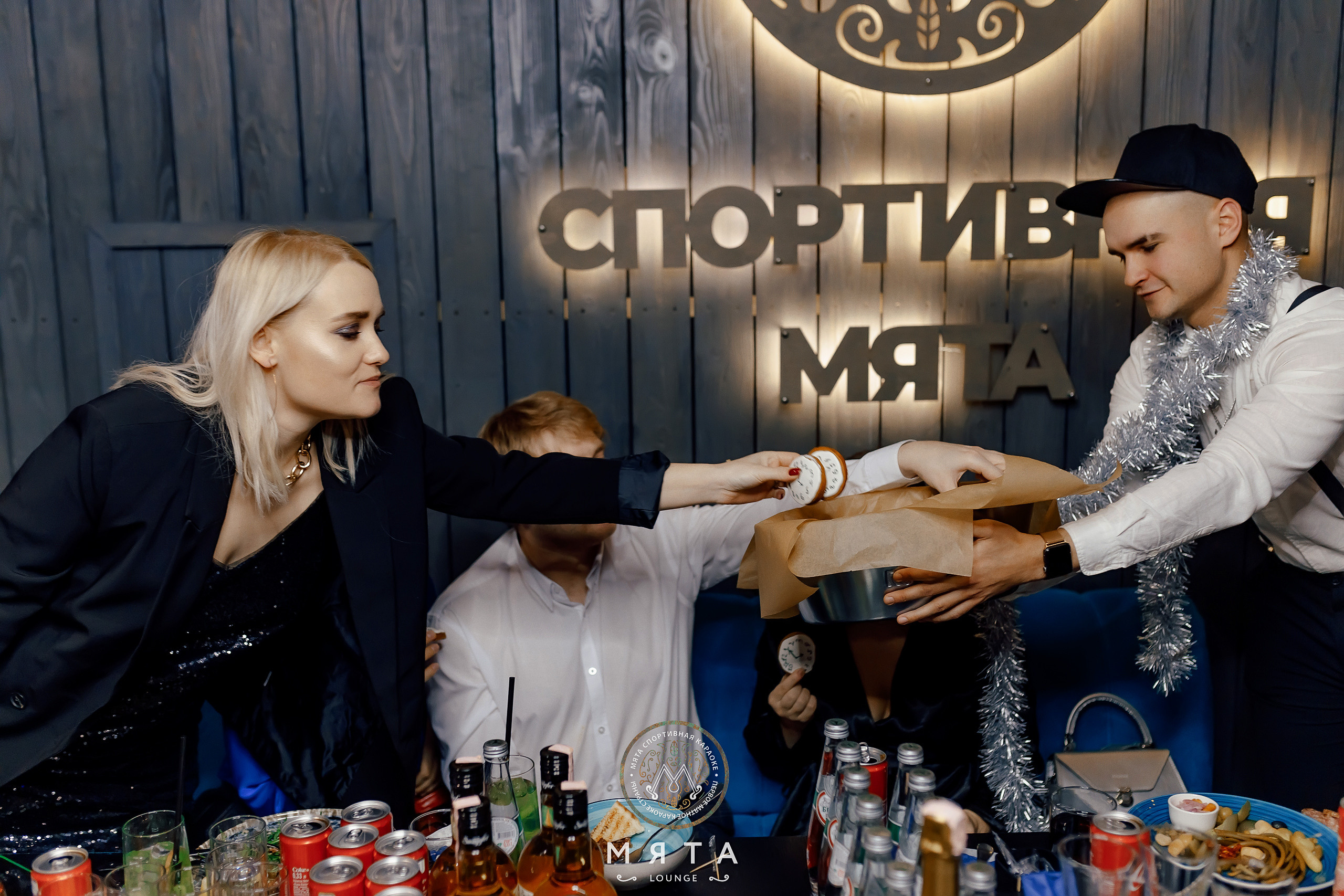 Новый год 2023 в Мяте Спортивная. Мята Спортивная — Кальянная, караоке, бар в Минске