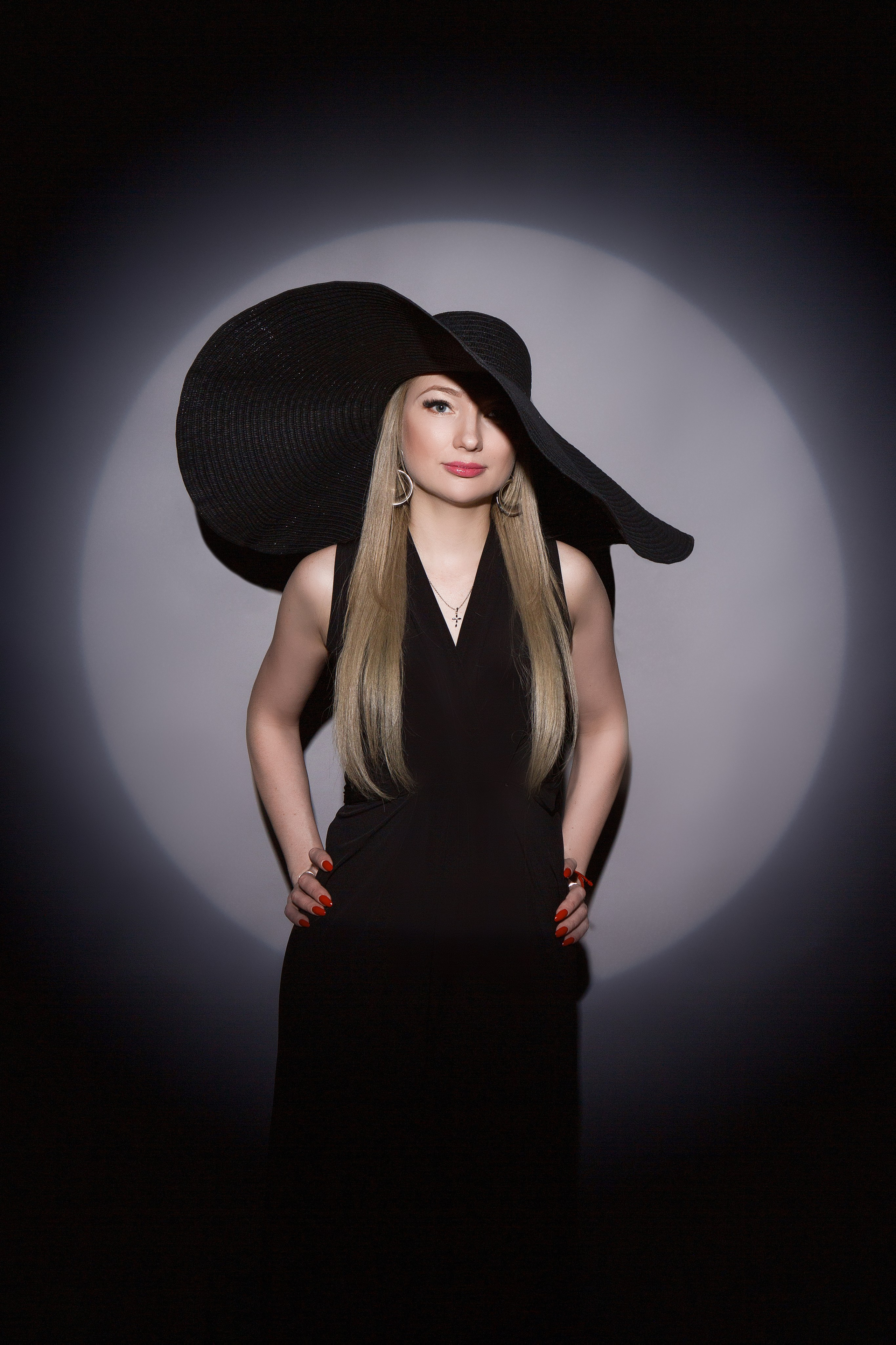 Девушка в шляпе. Фотограф Мария Кольцова