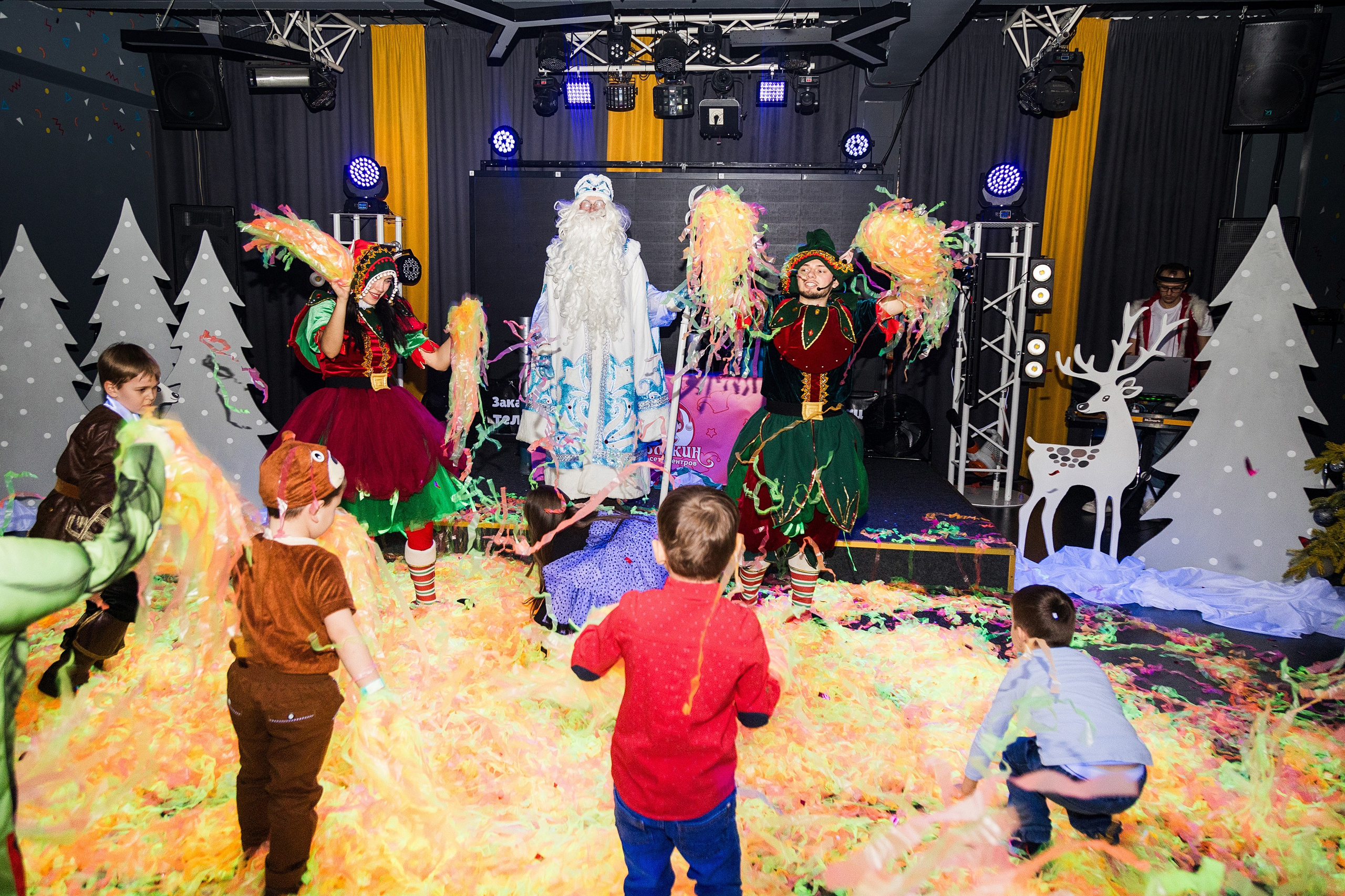 Новогодние утренники. Детский фотограф видеограф в Хабаровске Михаил Орлов