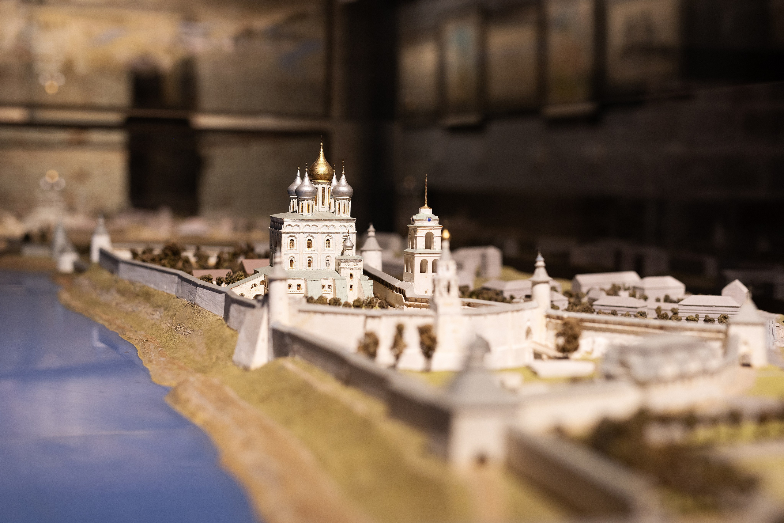 Выставка ко Дню рождения А. И. Хамцова. 02.04.2024. Фотограф Ольга Дунаева