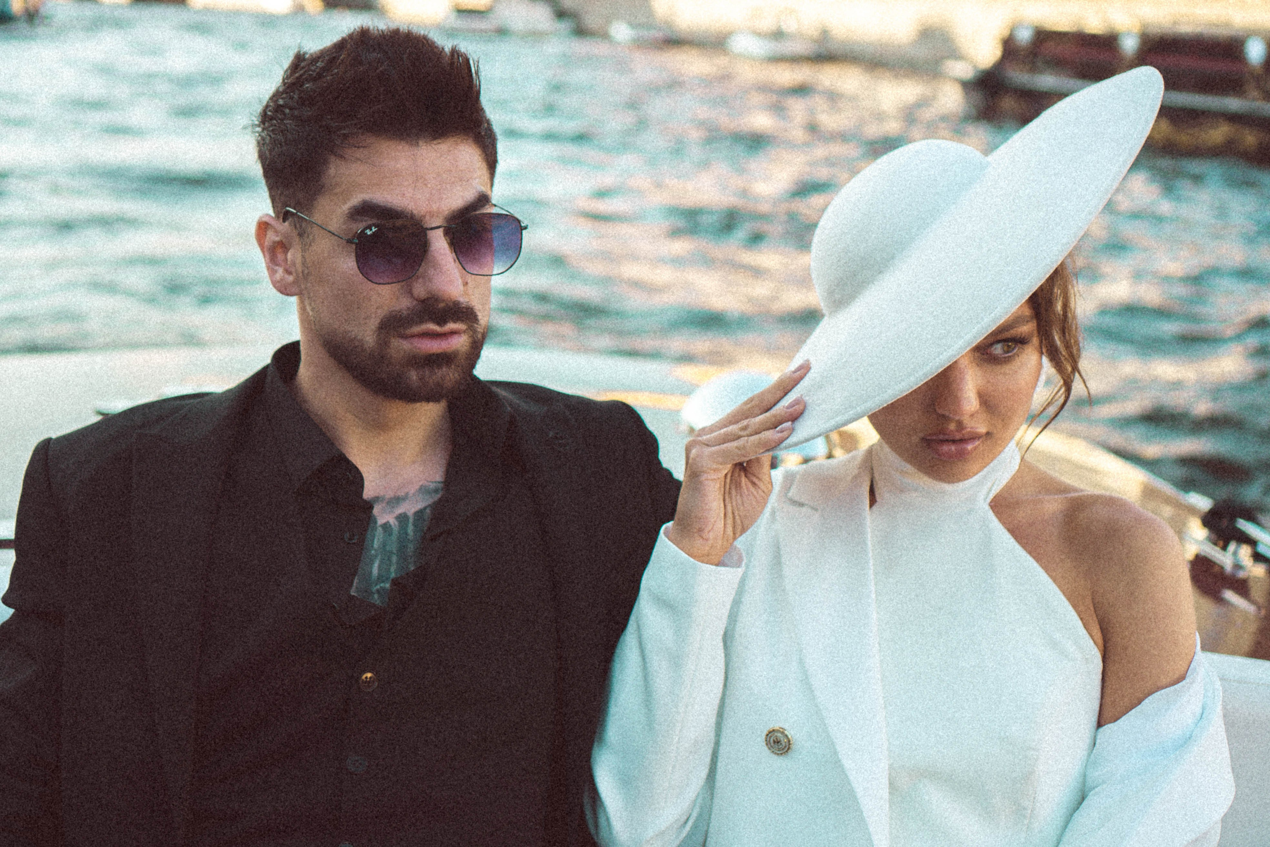 СВАДЕНБНАЯ СЬЕМКА НА КАТЕРЕ ПО КАНАЛАМ САНКТ-ПЕТЕРБУРГА И В АКВАТОРИИ НЕВЫ. Профессиональный фотограф, Санкт-Петербург — Виктория Богомолова