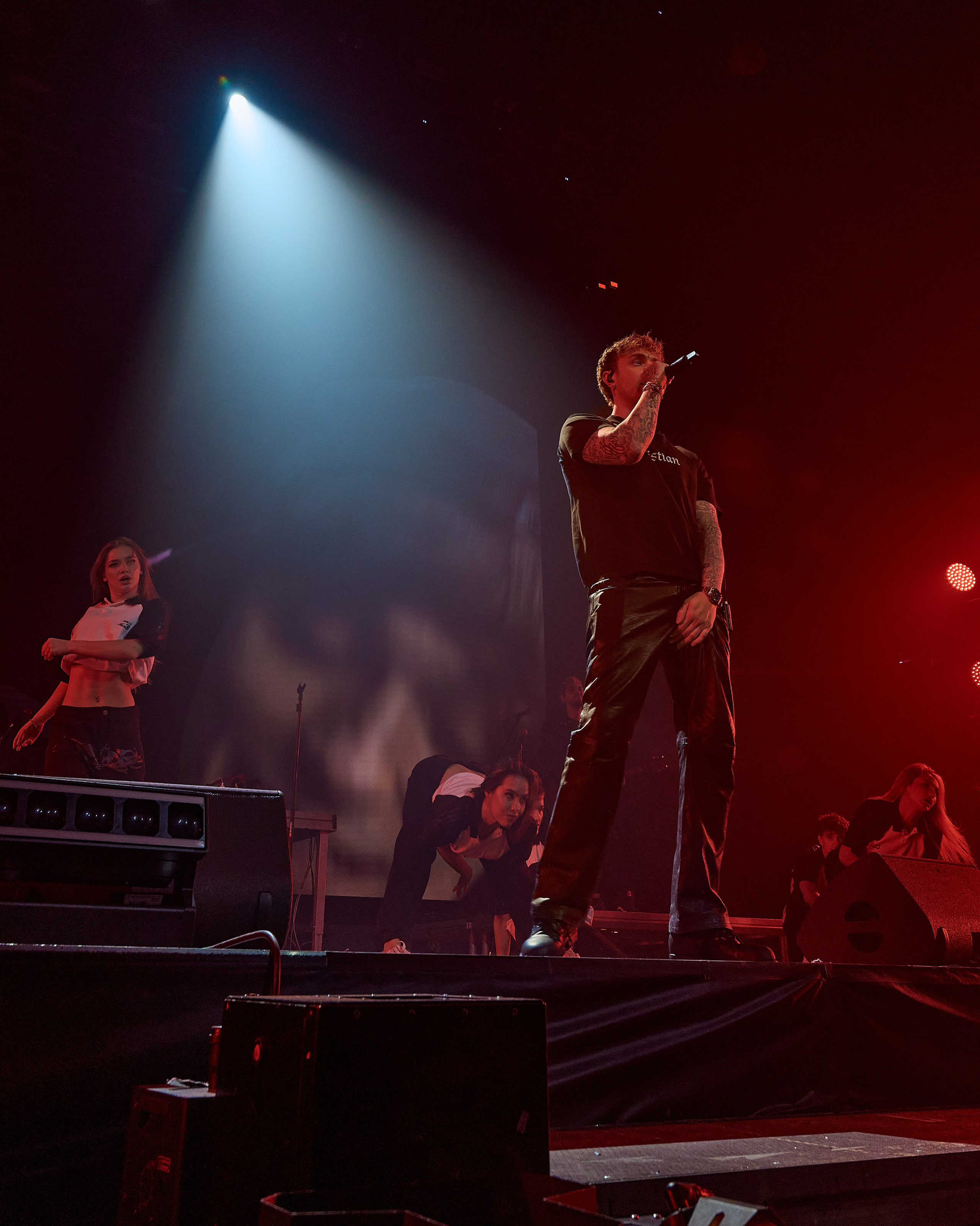 Egor Kreed. Святослав Лебедев | Рекламный фотограф — Коммерческая съемка, Арт-дирекшн, AI-интеграция