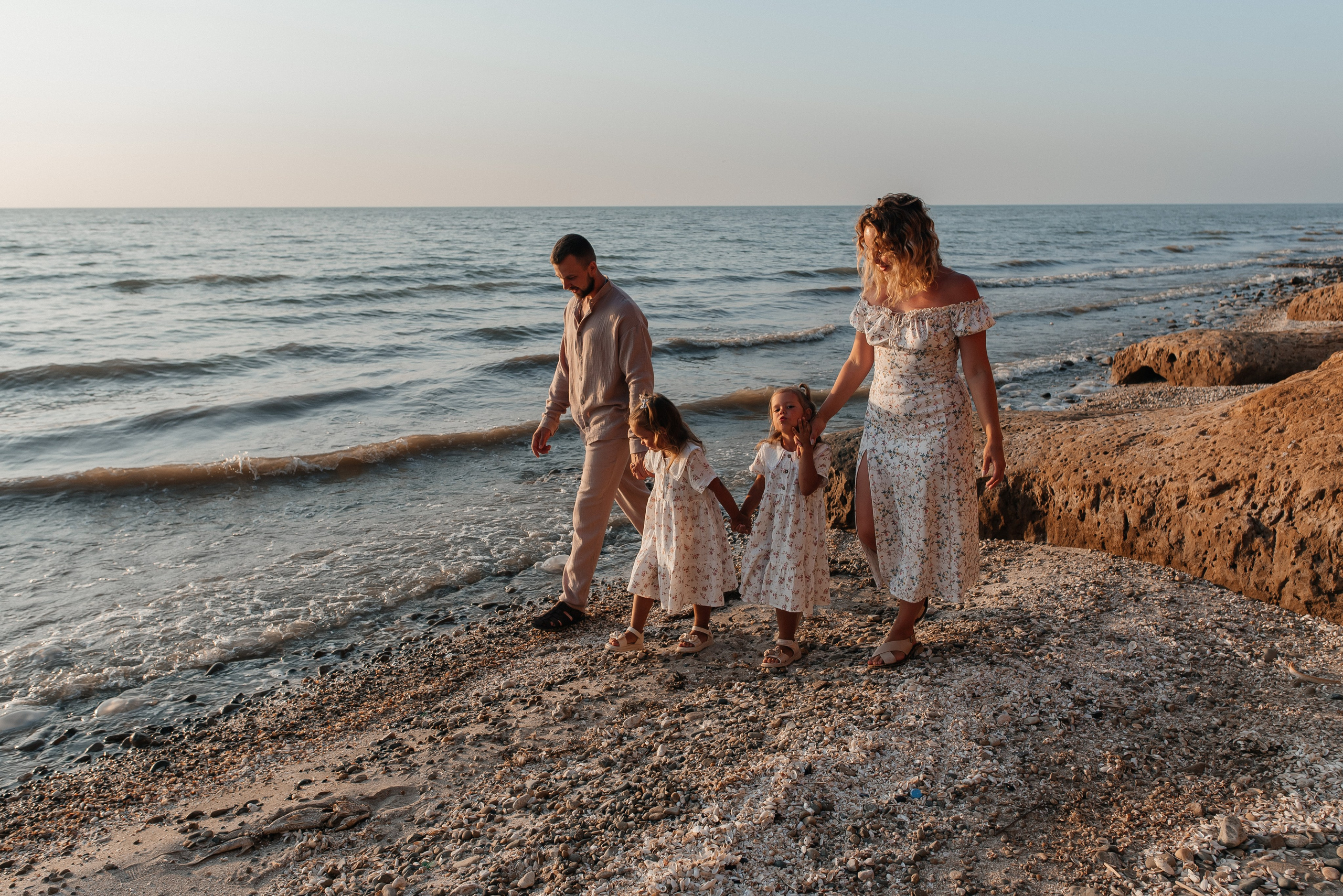 Семейная прогулка на маяке. Детский и семейный фотограф выпускной альбом Приморско-Ахтарск