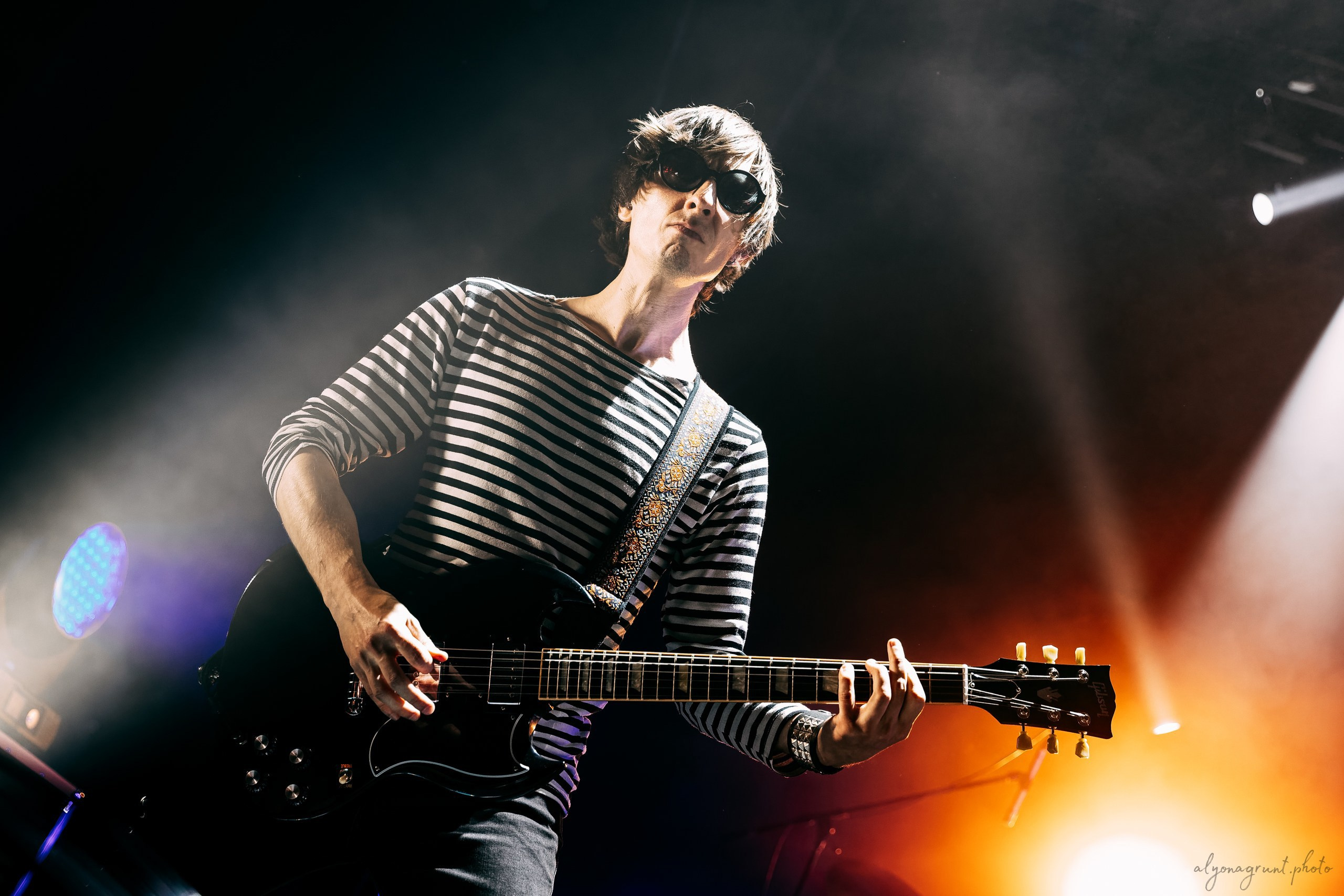 Багровый Фантомас, фоторепортаж, СПб, BASE, 14.12.2025. Алена Адрианова: фотограф в Санкт-Петербурге