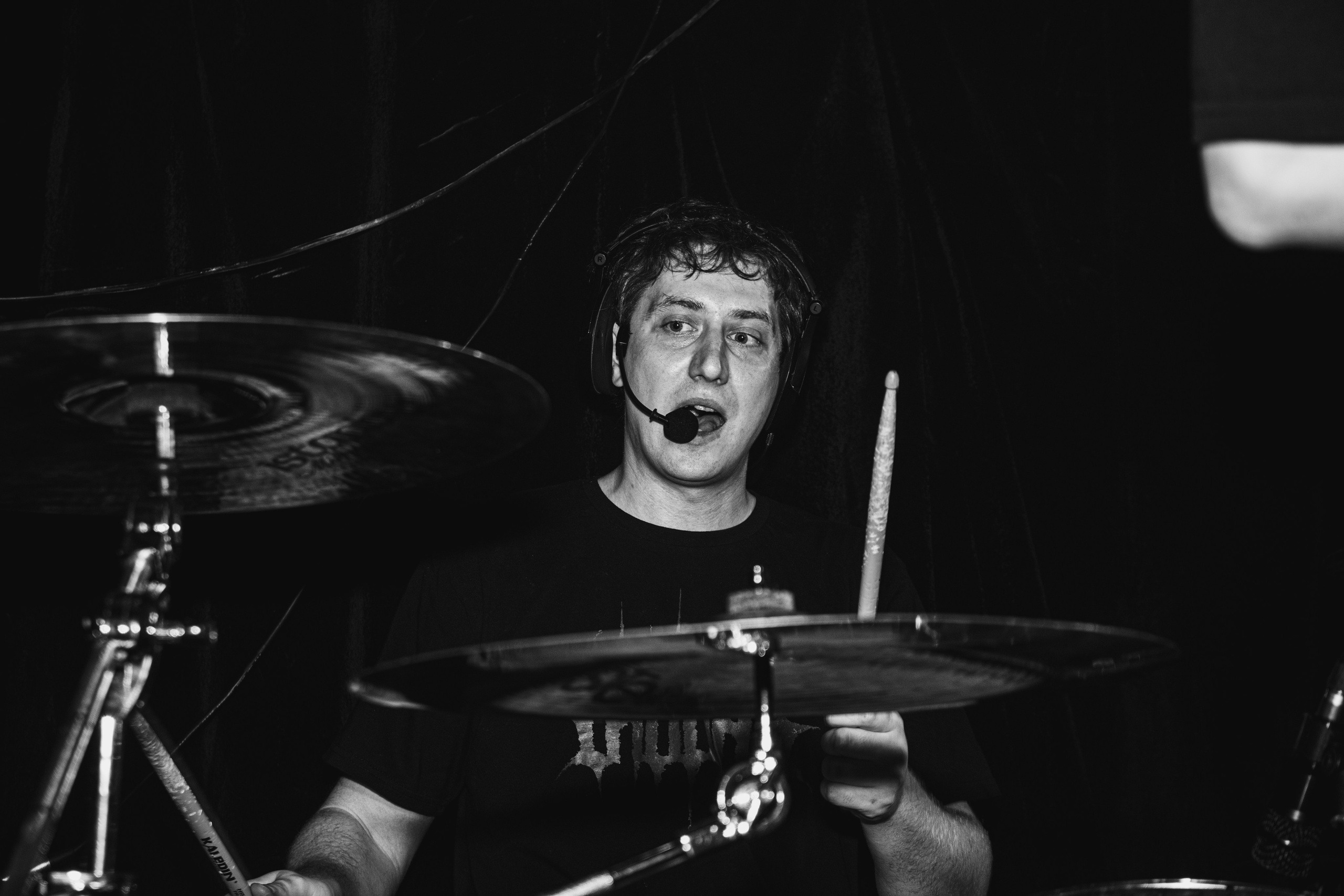 Laugar & Шумы Штормовых Широт & Пожары На Дальнем Севере 11.10.2025. Репортажный фотограф в Москве Legiodot