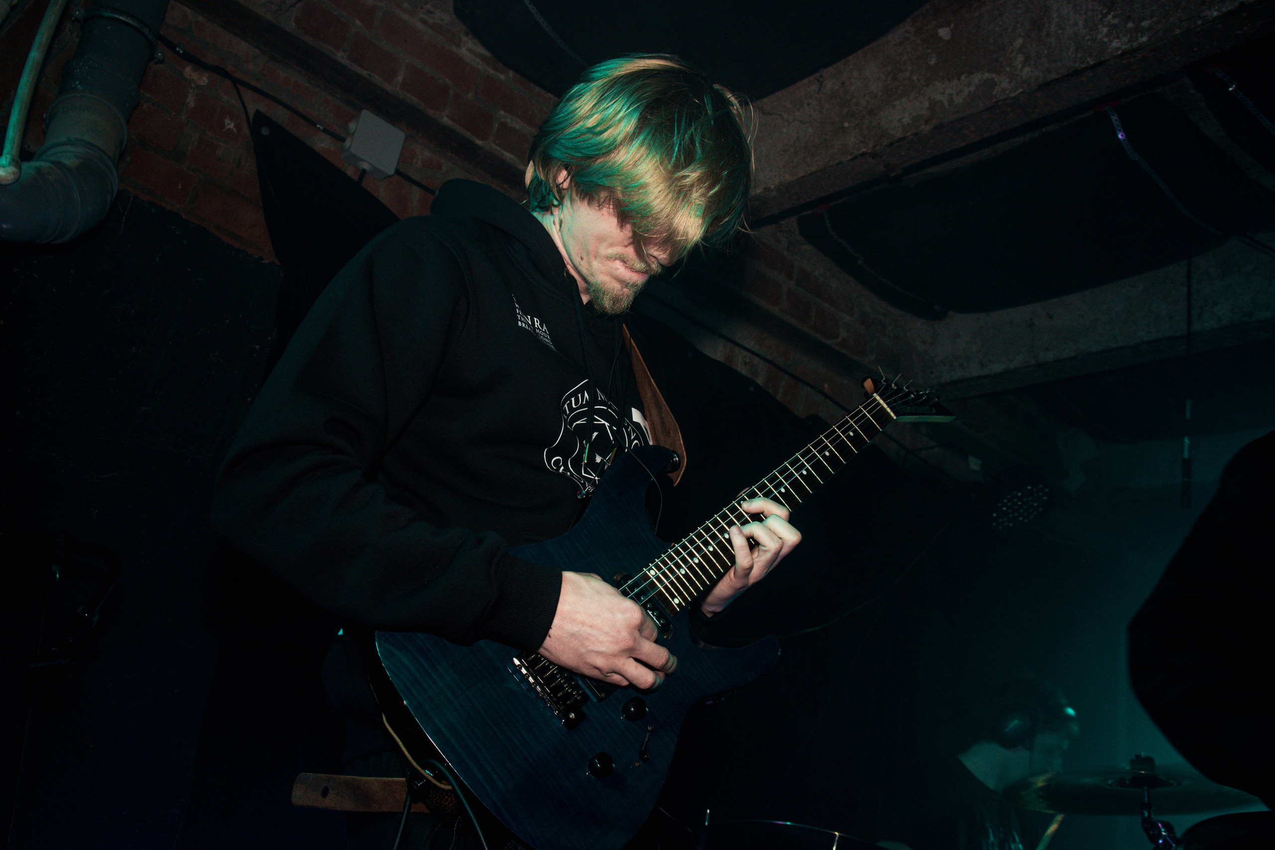 Laugar & Шумы Штормовых Широт & Пожары На Дальнем Севере 11.10.2025. Репортажный фотограф в Москве Legiodot