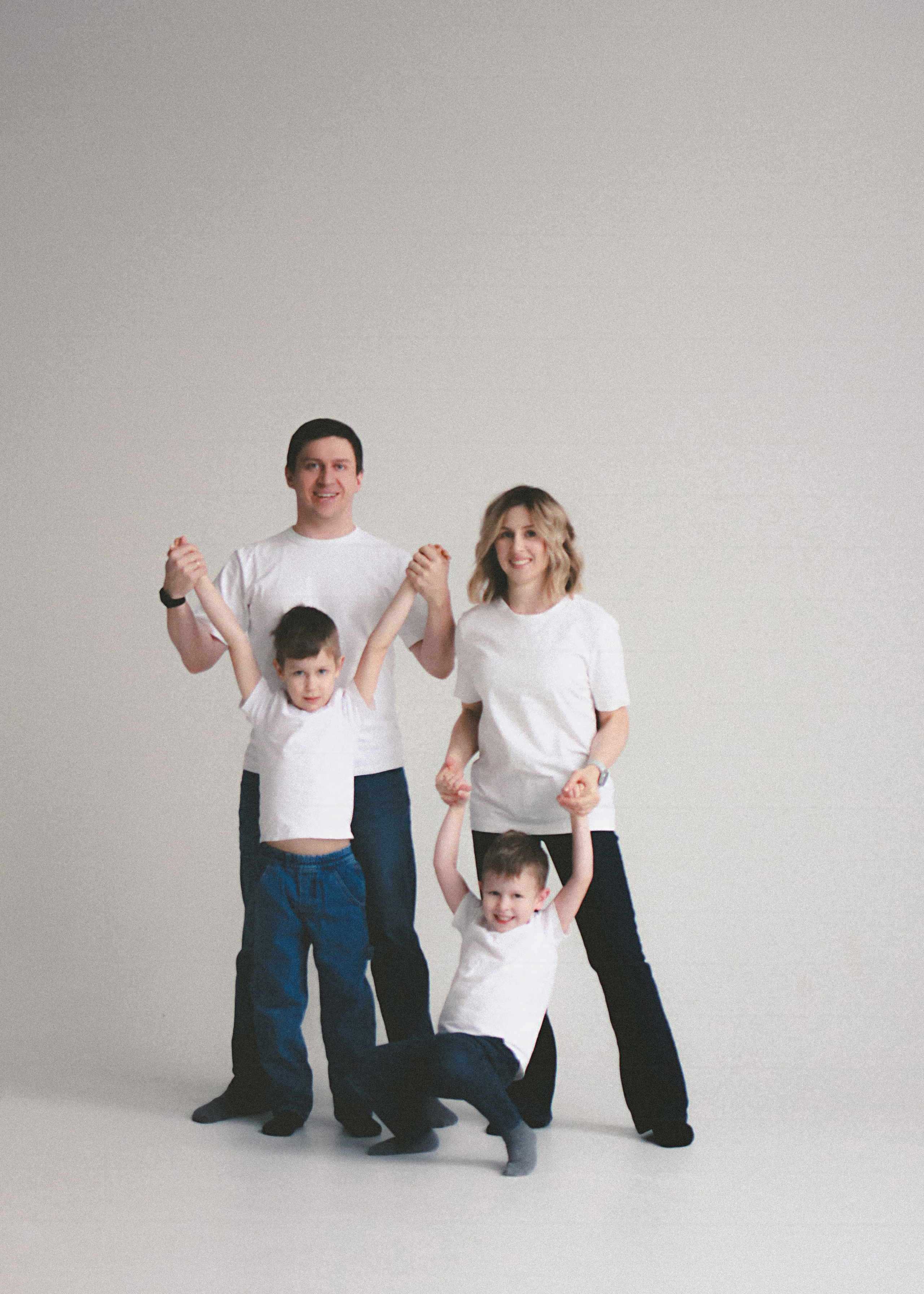 Дима, Катя и Миша с Сашей. Александра Крашевская. Портретный фотограф в Москве и Санкт-Петербурге