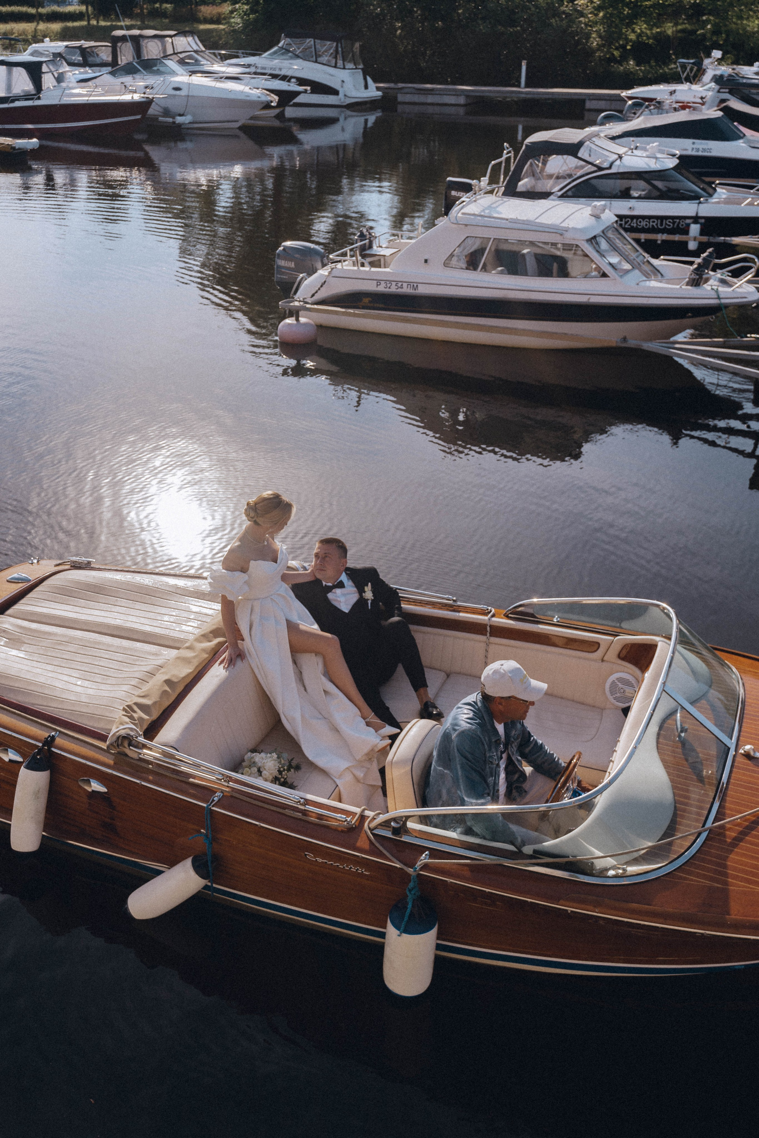 СВАДЕНБНАЯ СЬЕМКА НА КАТЕРЕ ПО КАНАЛАМ САНКТ-ПЕТЕРБУРГА И В АКВАТОРИИ НЕВЫ. Профессиональный фотограф, Санкт-Петербург — Виктория Богомолова