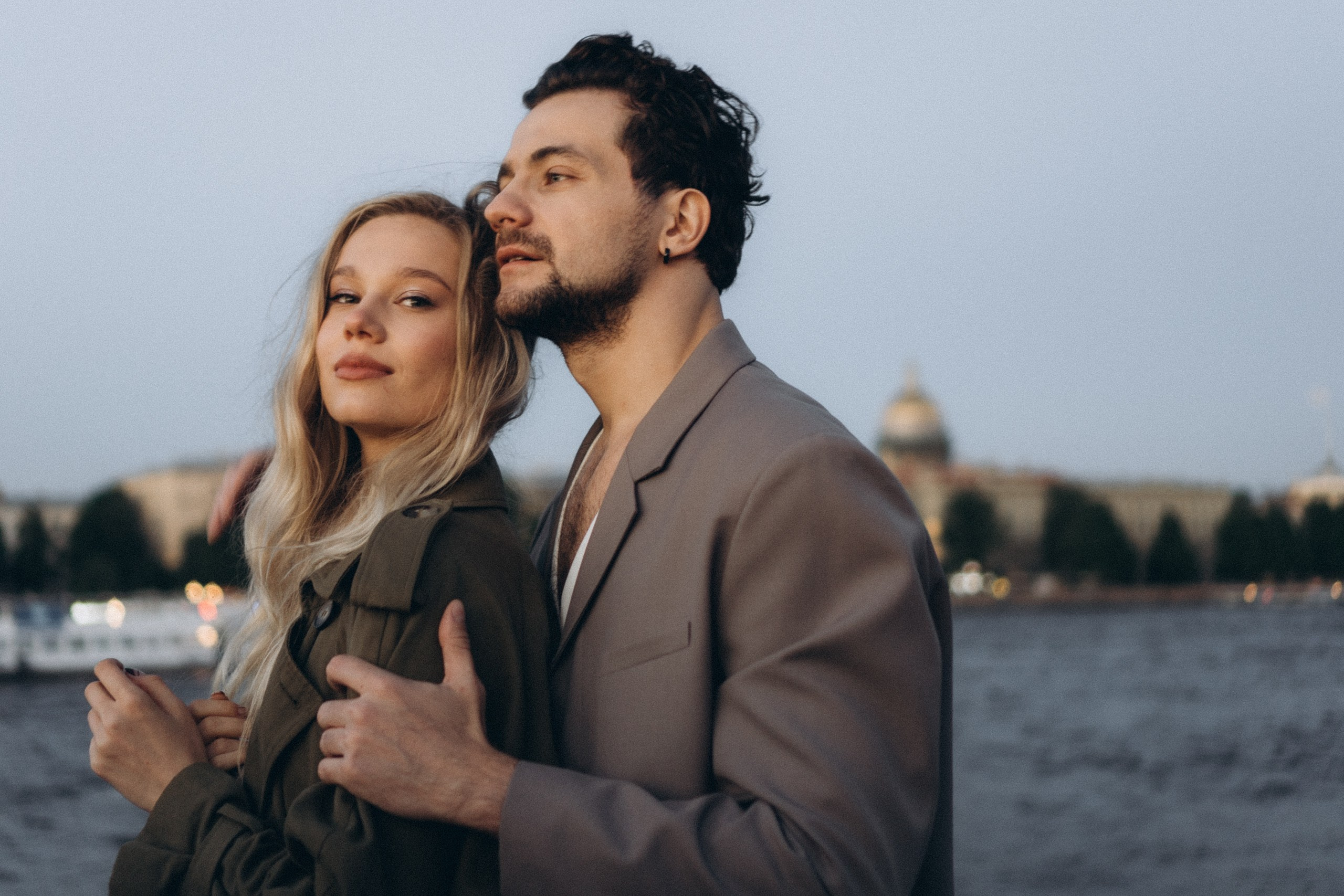 СВАДЕБНАЯ СЬЕМКА ПАРЫ НА РАССВЕТЕ В БЕЛЫЕ НОЧИ И ПРОГУЛКА С РАЗВОДНЫМИ МОСТАМИ И ПИКНИК ВОЗЛЕ ИСАКИЕВСКОГО СОБОРА. Профессиональный фотограф, Санкт-Петербург — Виктория Богомолова