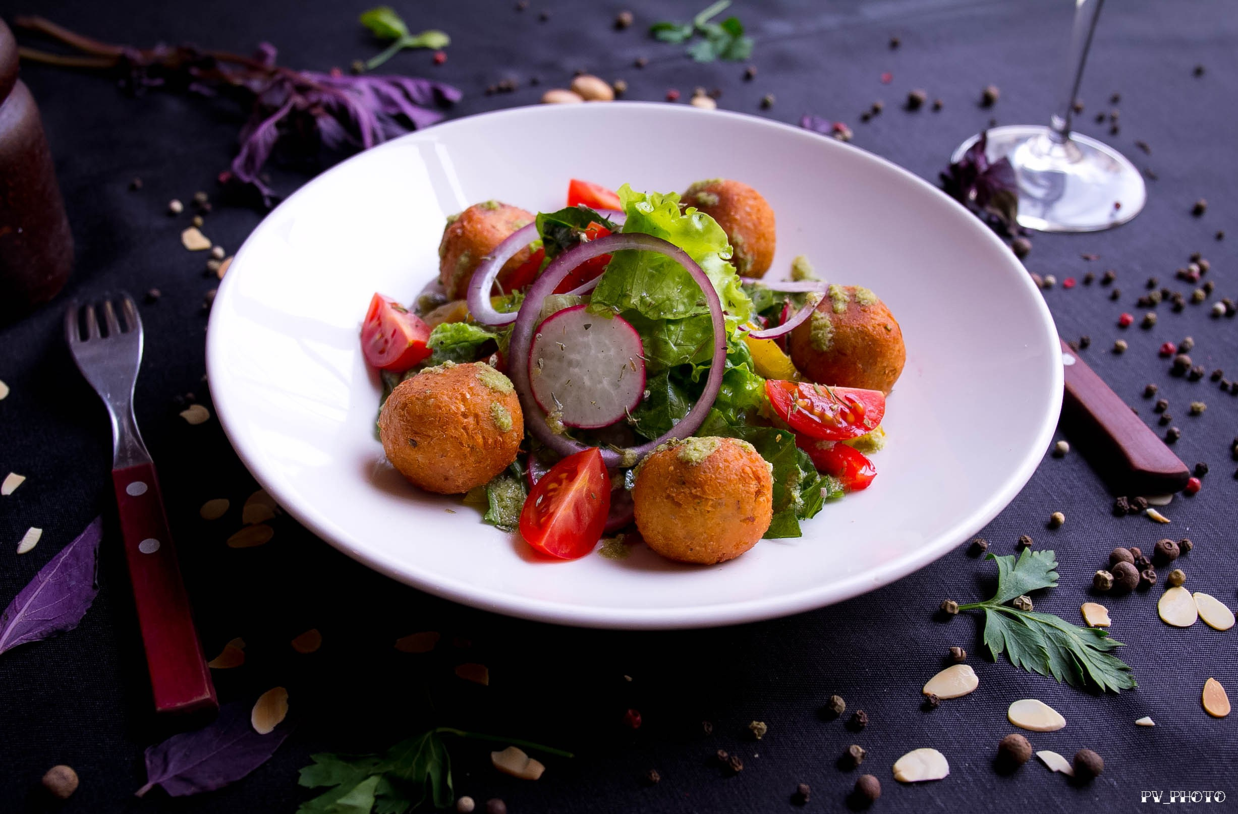 Food & delivery. Photographer Pavel Varlakov