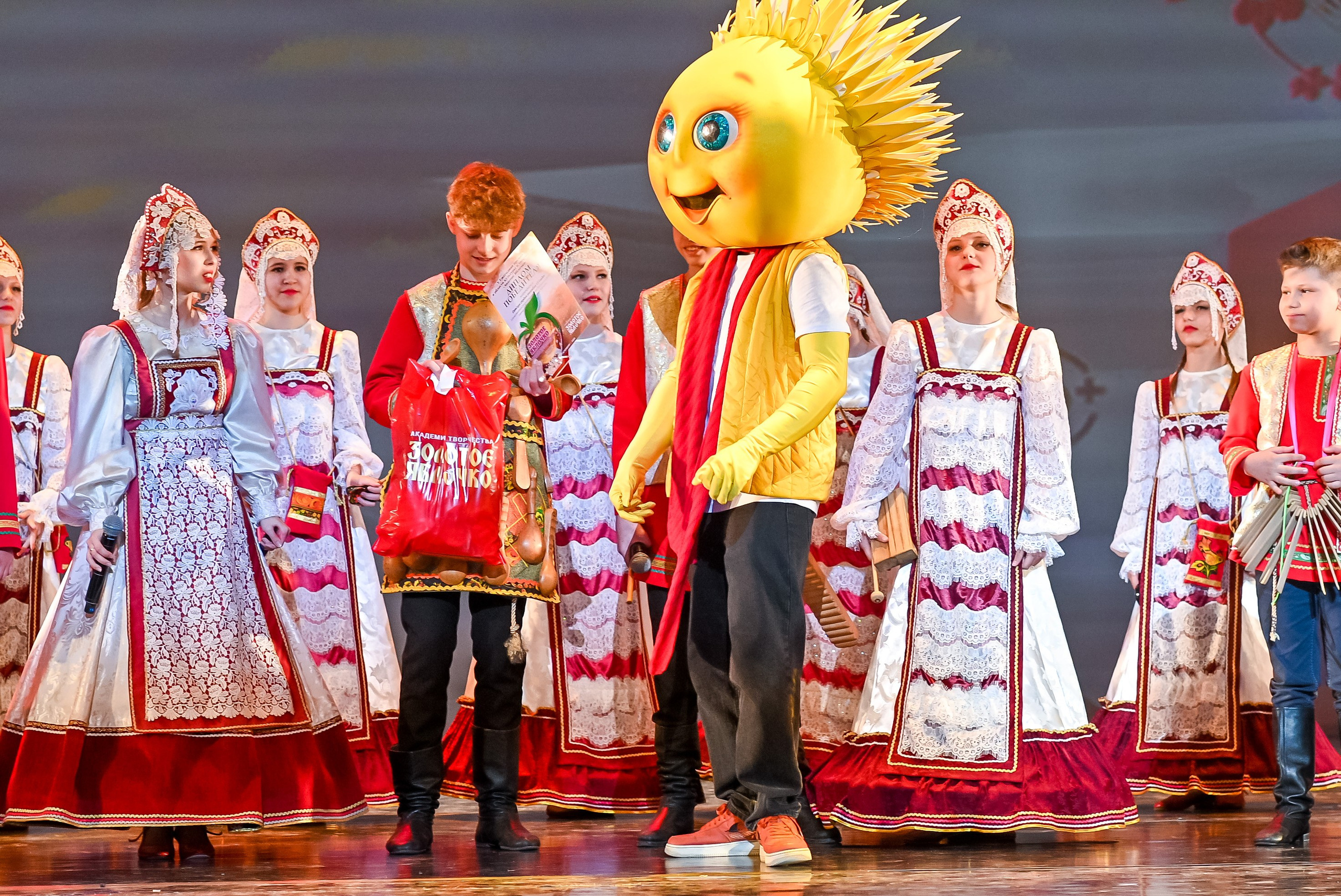 23 апреля, часть 3, БКЗ Октябрьский, г. Санкт-Петербург. Золотое яблочко