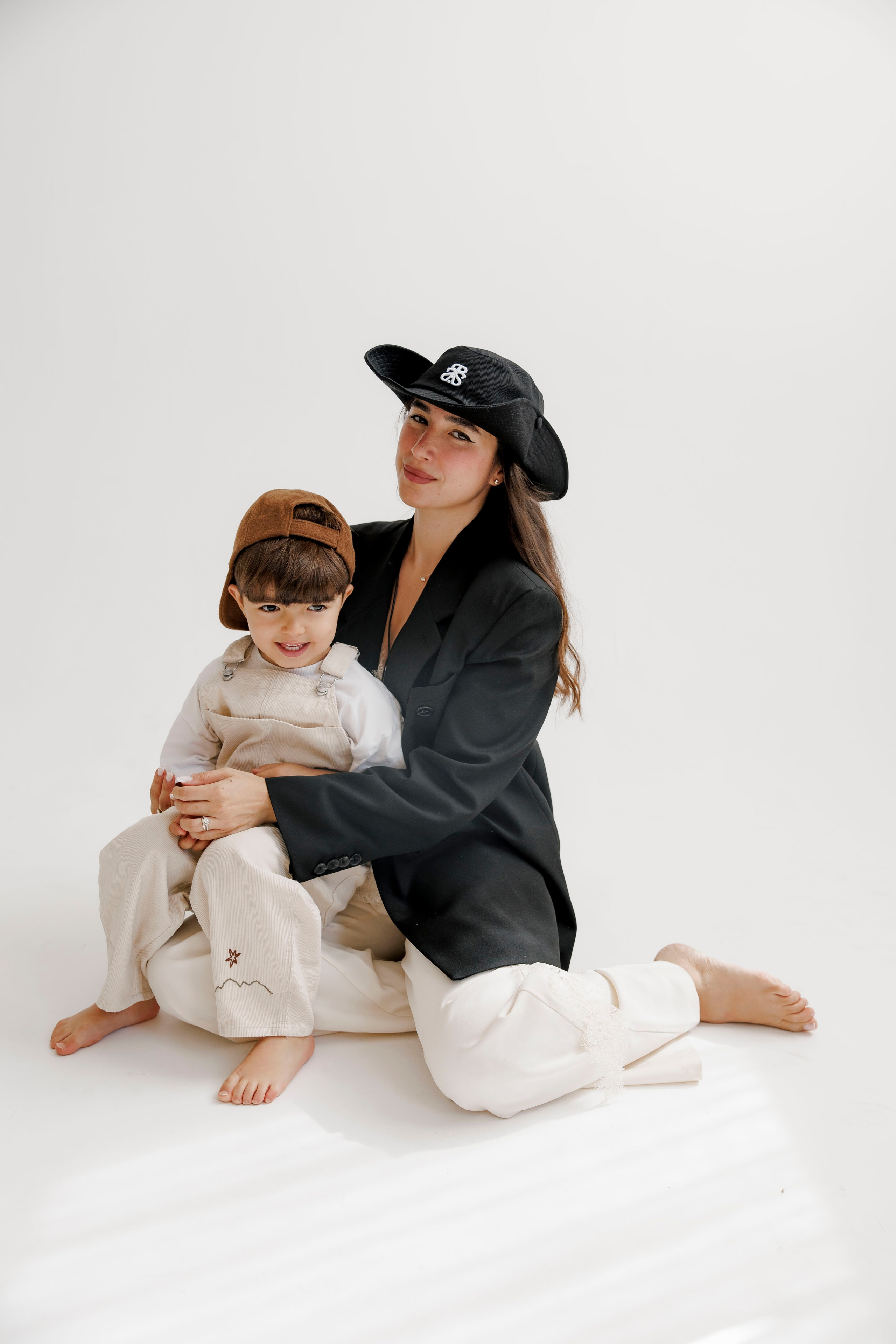 Family photoshoot inside the studio. Wedding and family photographer