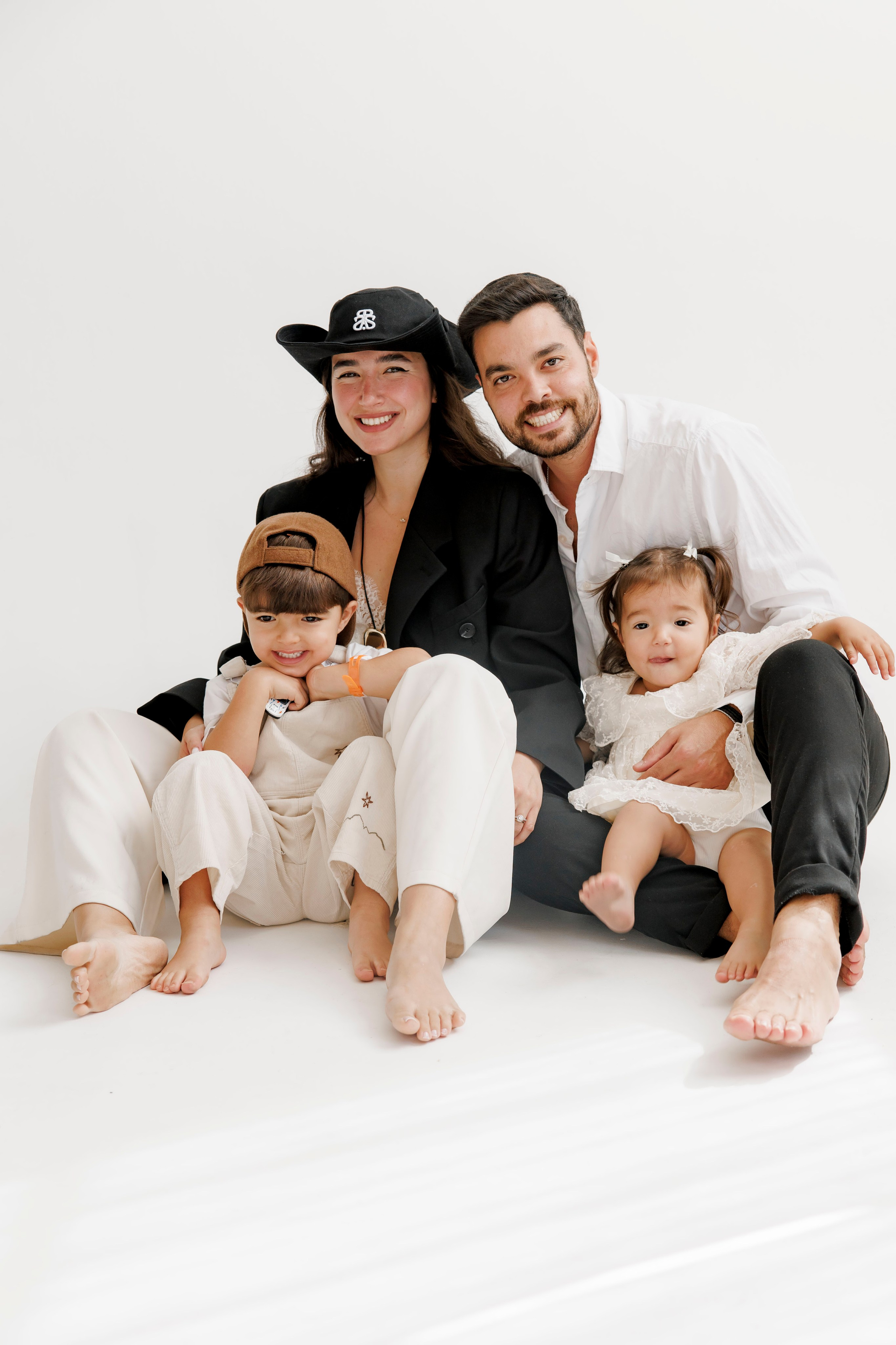 Family photoshoot inside the studio. Wedding and family photographer