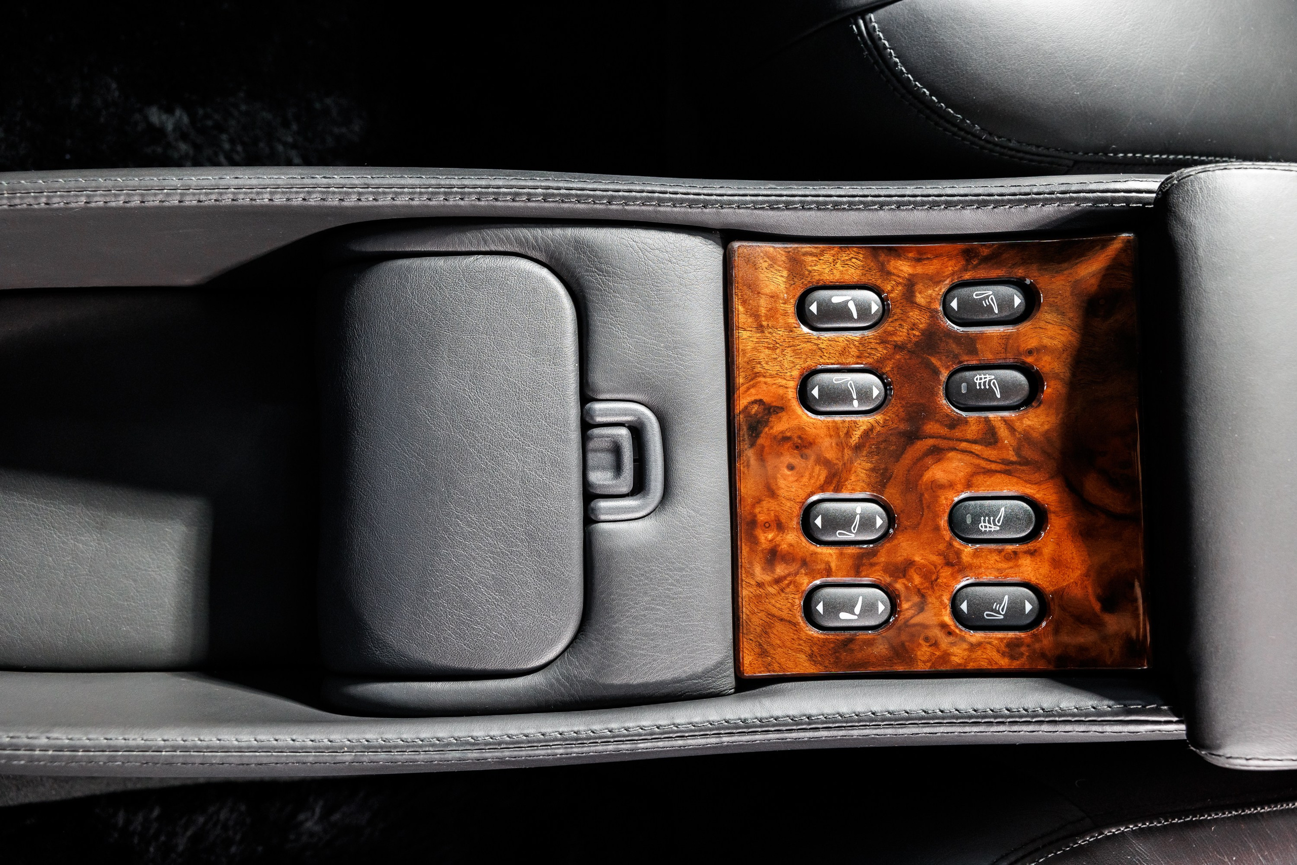 Автомобильная фотосъёмка Daimler Xj8. Фотограф Сергей Лукьянов @xapeton_photo Москва