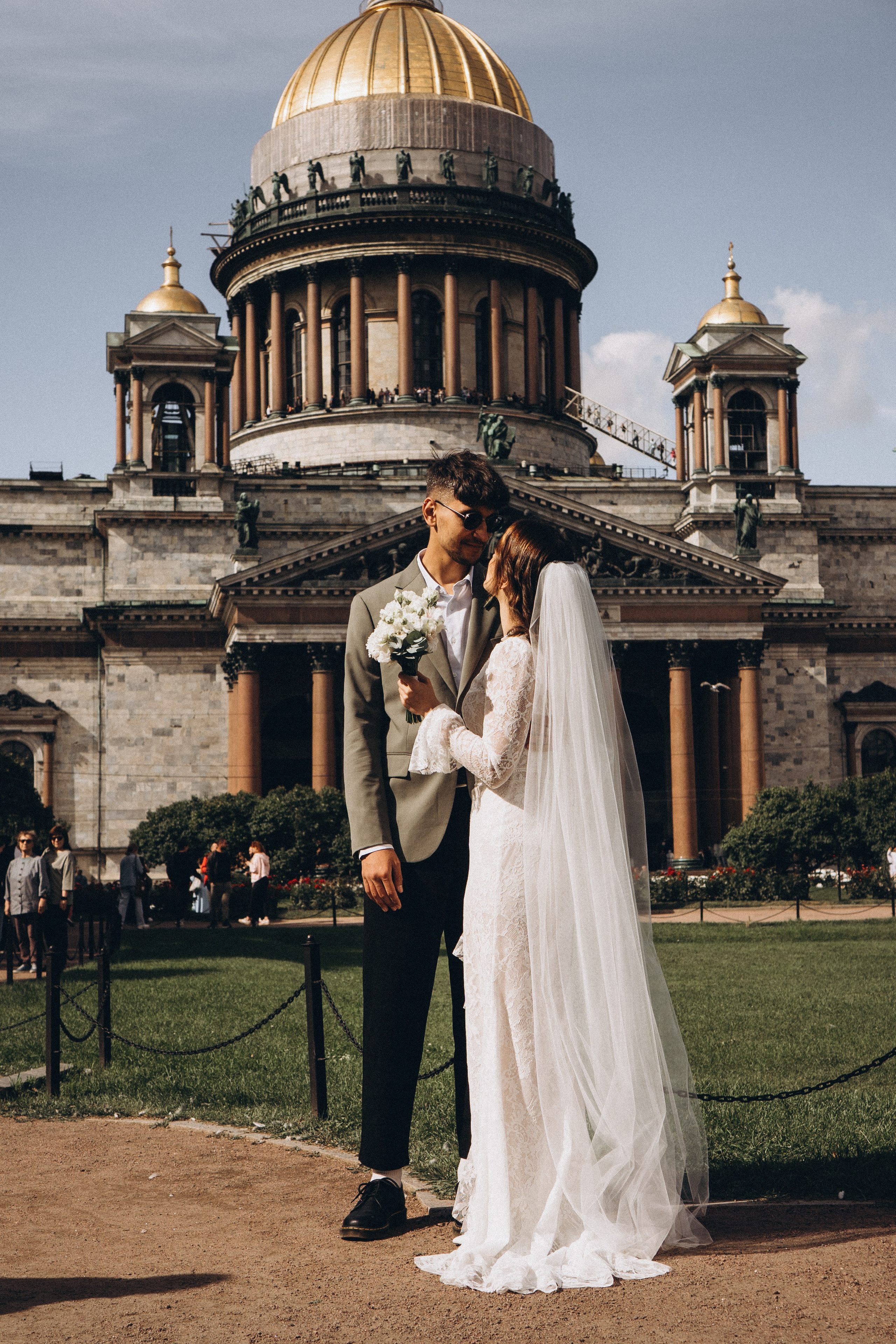 СВАДЕБНАЯ ПРОГУЛКА ВОЗЕ ИСАИКЕВСКОГО СОБОРА АСТОРИИ И ЗАКОНОДАЛЕТНОГО СОБРАНИЯ. Профессиональный фотограф, Санкт-Петербург — Виктория Богомолова