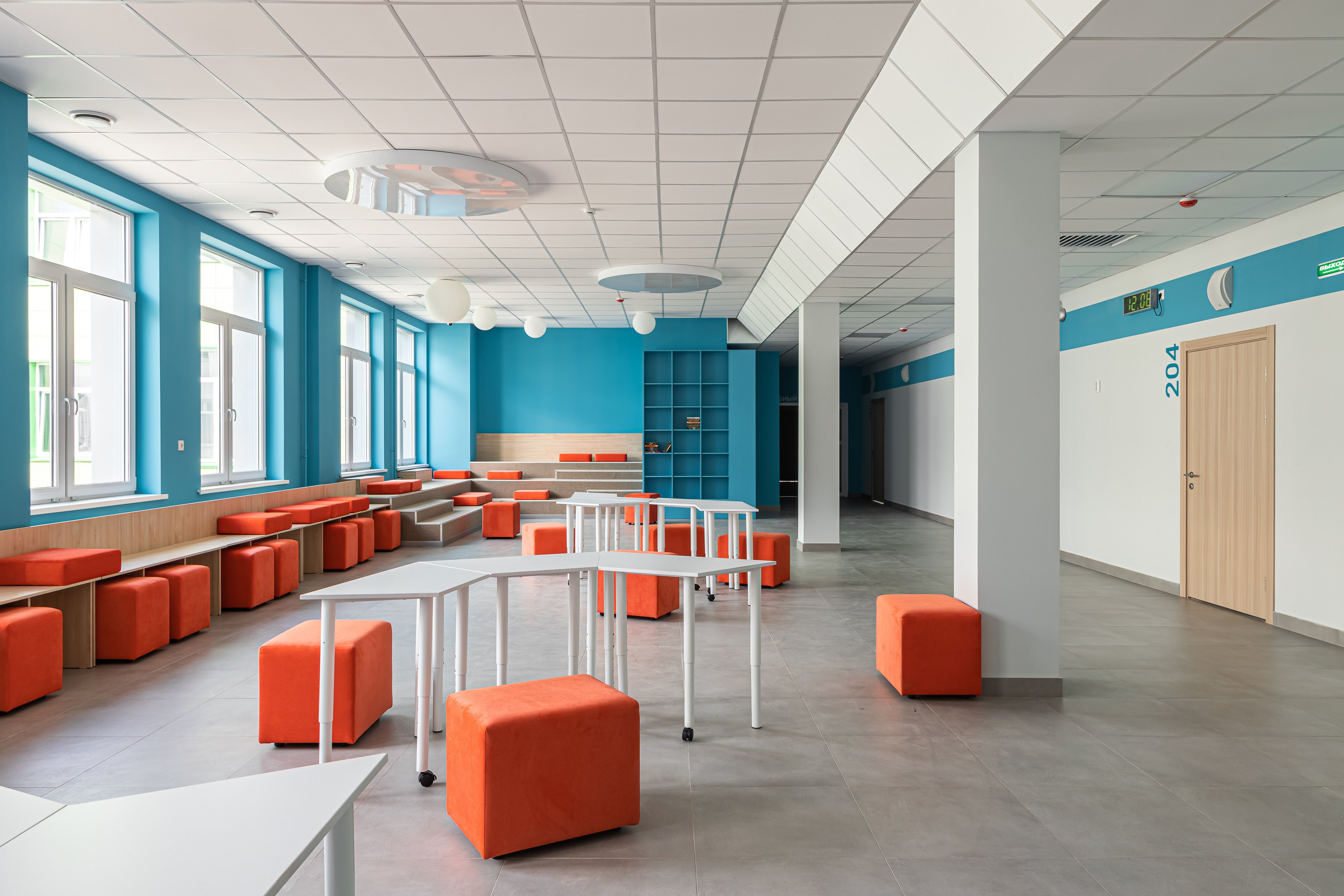 «Умная» школа № 74, г. Киров. Дизайнер Алина Вейнкрот. Иван Благушин. Интерьерный и архитектурный фотограф в Москве и Санкт-Петербурге