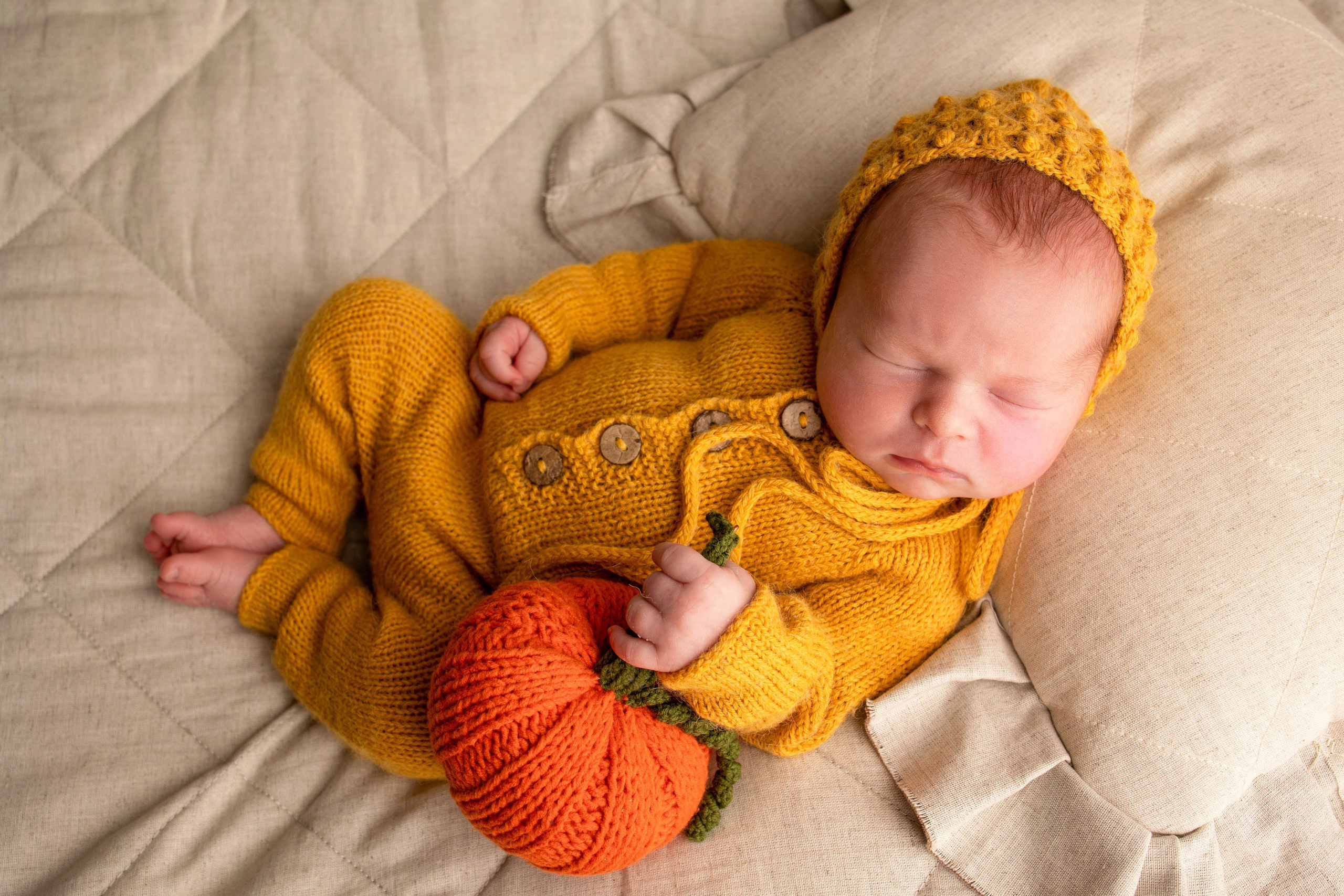 Нежная и милая фотосессия первых дней жизни Вашего ребенка в Минске. Фотограф новорождённых Минск — стоимость newborn фотосессии в Минске