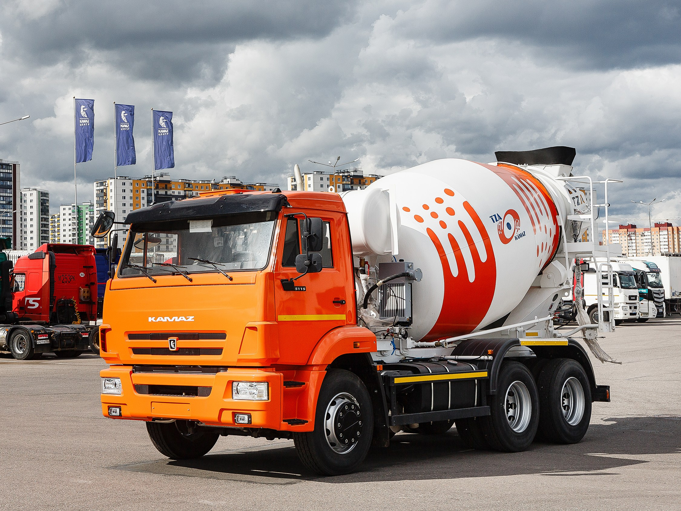 Автомобильный фотограф в СПб. Репортажная фотосъёмка в Санкт-Петербурге. Фотограф на мероприятие: выставки, презентации, автогонки. Фото для сайта, отчётов и публикации в сми. Профессиональный фотограф Сергей Пушкин. Промышленная фотосъёмка. Автопром. Фотосъёмка авто и спецтехники. Профессиональные фото большегрузов.