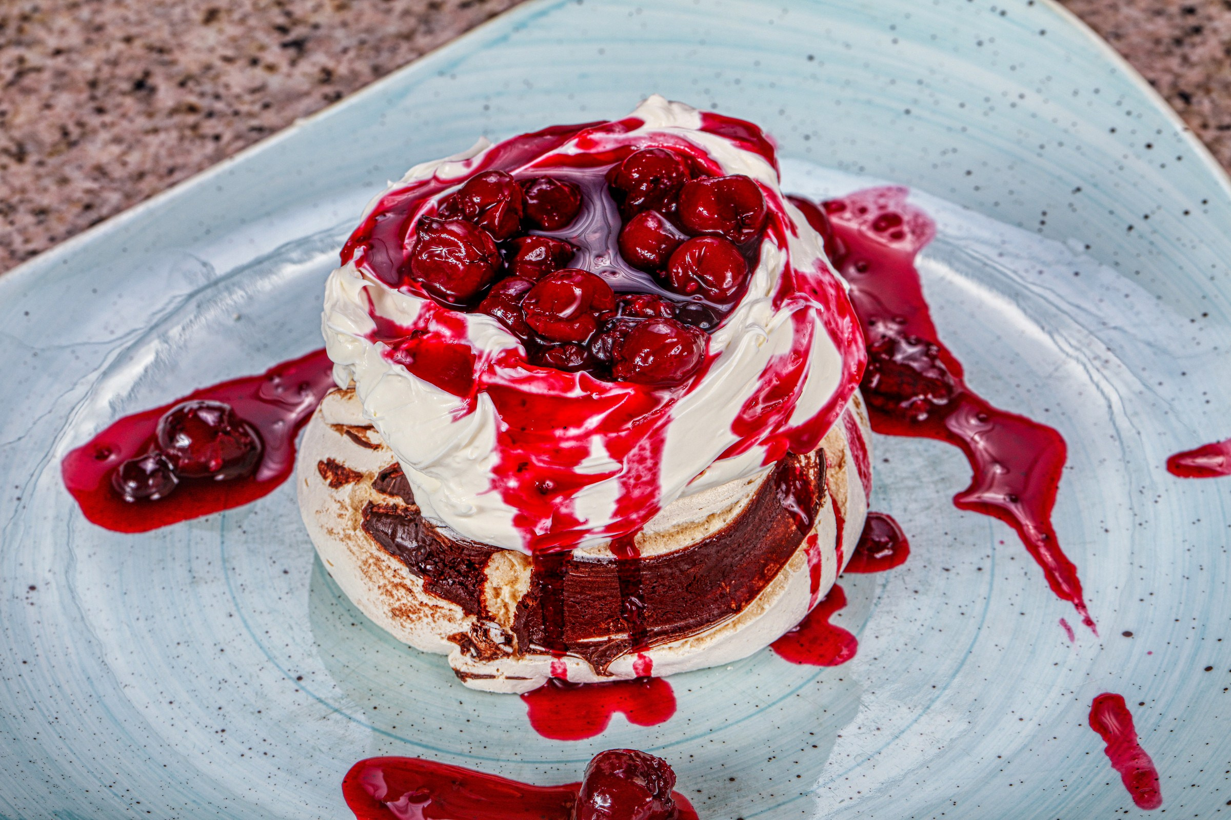 Фотосъемка десертов и выпечки. Заказ по тел.: +7 (906) 006-90-22. Фуд-фотограф Андрей Старостин — съемка еды в Москве. 9000 руб. в час