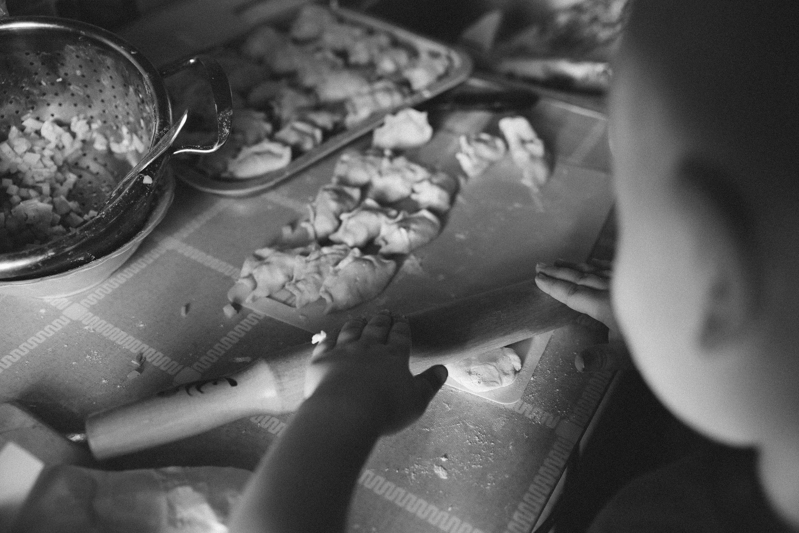 Семейная фотосессия домашняя фотосессия бабушка в гостях у бабушки. Фотограф Владимир Москва