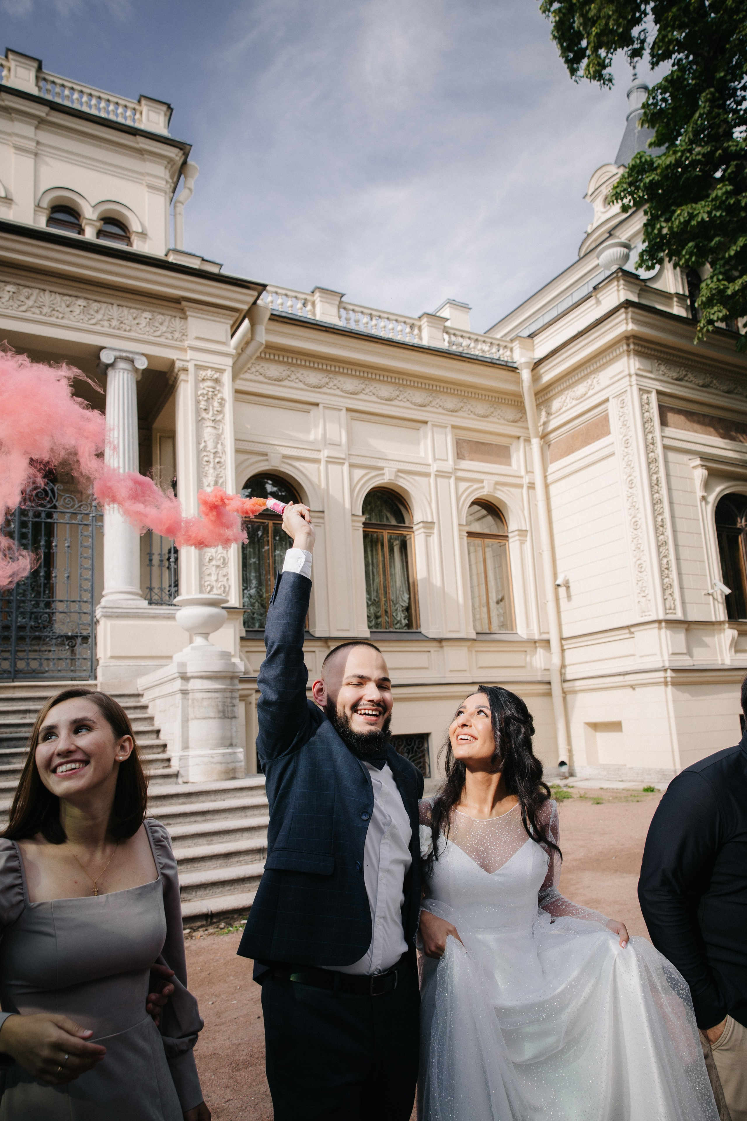 ВЫБОРГСКИЙ ЗАГС | июль, центр. Свадебный фотограф в Санкт-Петербурге Полина Корзухина