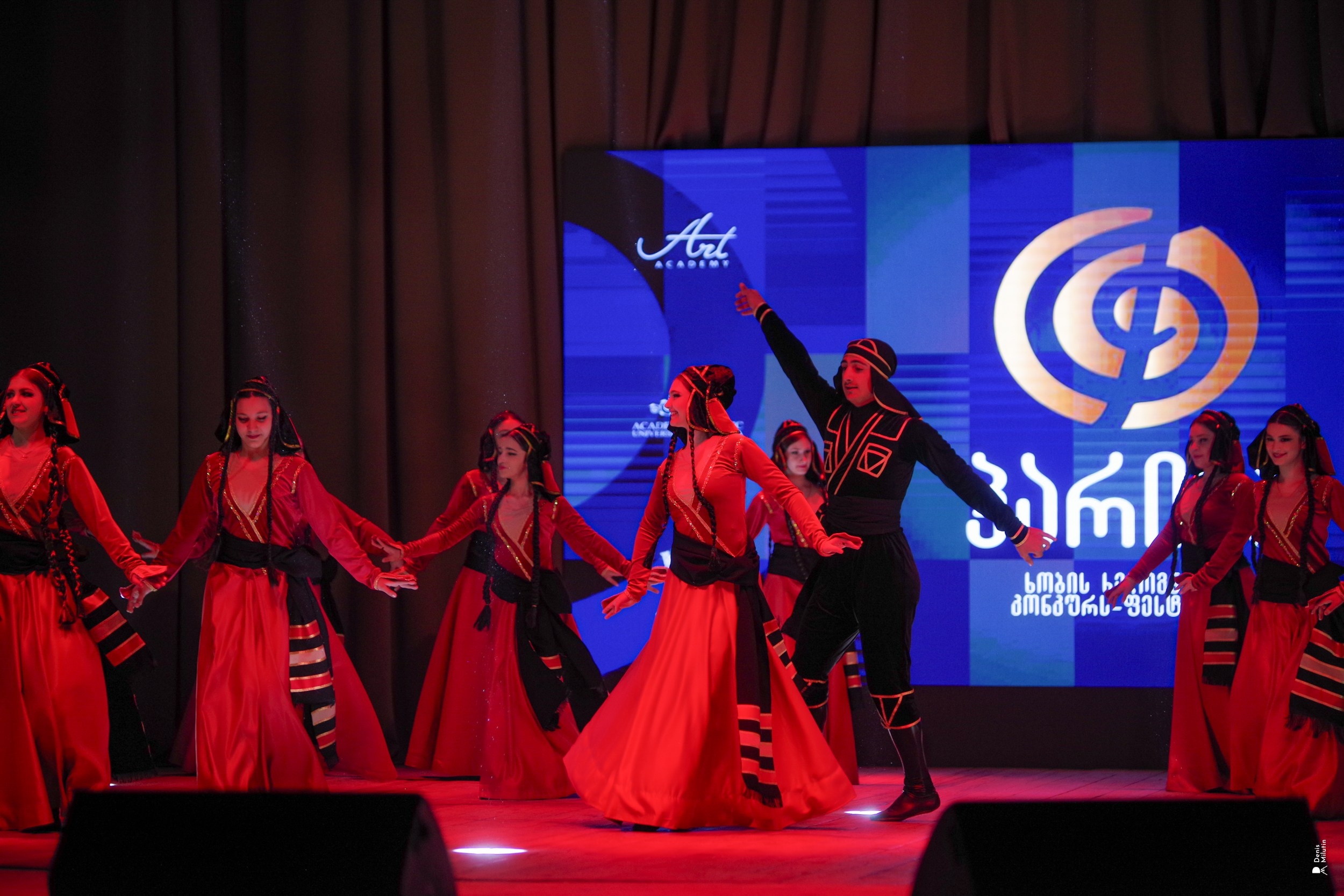 Танцы в Хоби. Портретный фотограф Денис Милютин