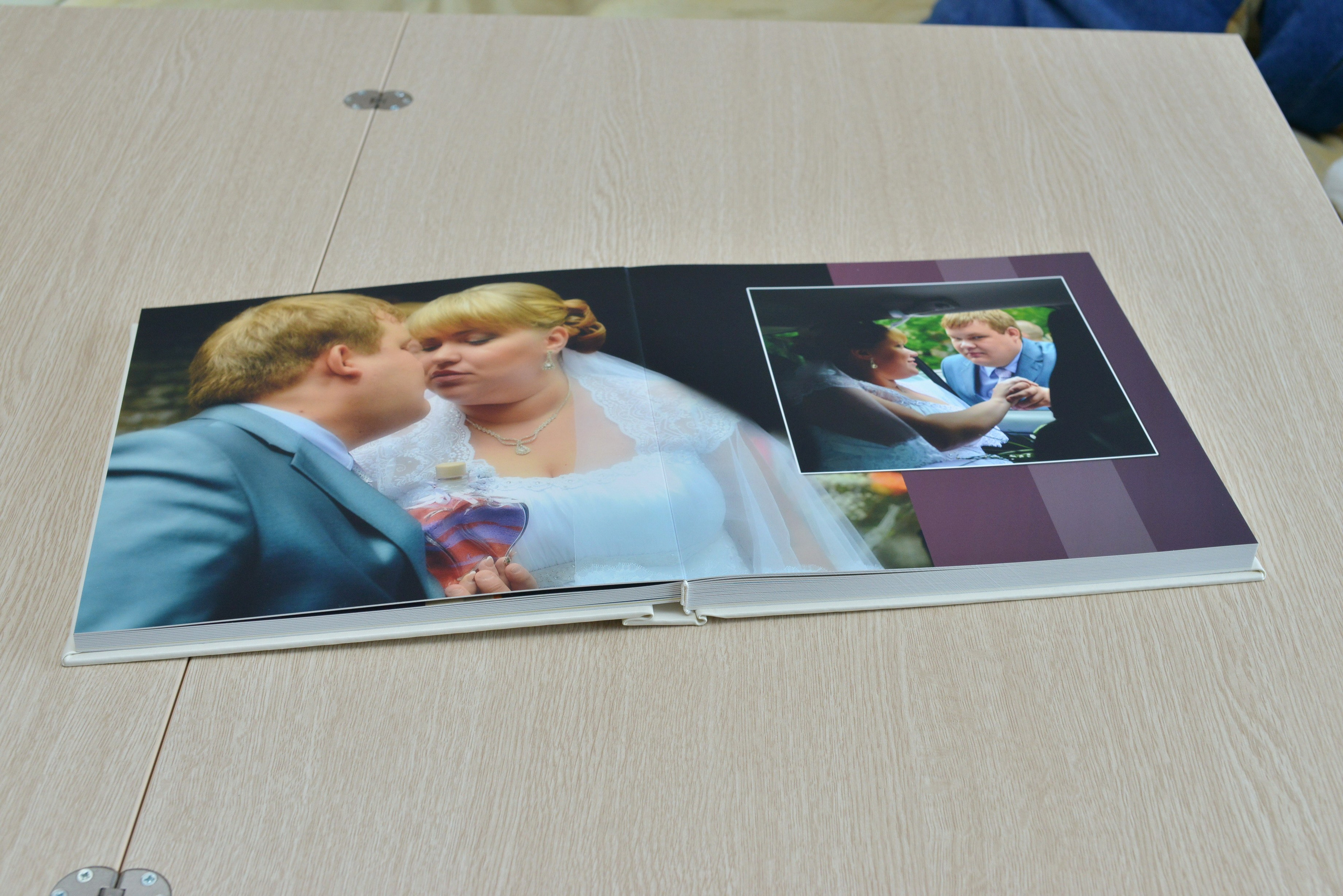 Фотокнига 30х30 в тканевой обложке. Раскрывается на 180 градусов.