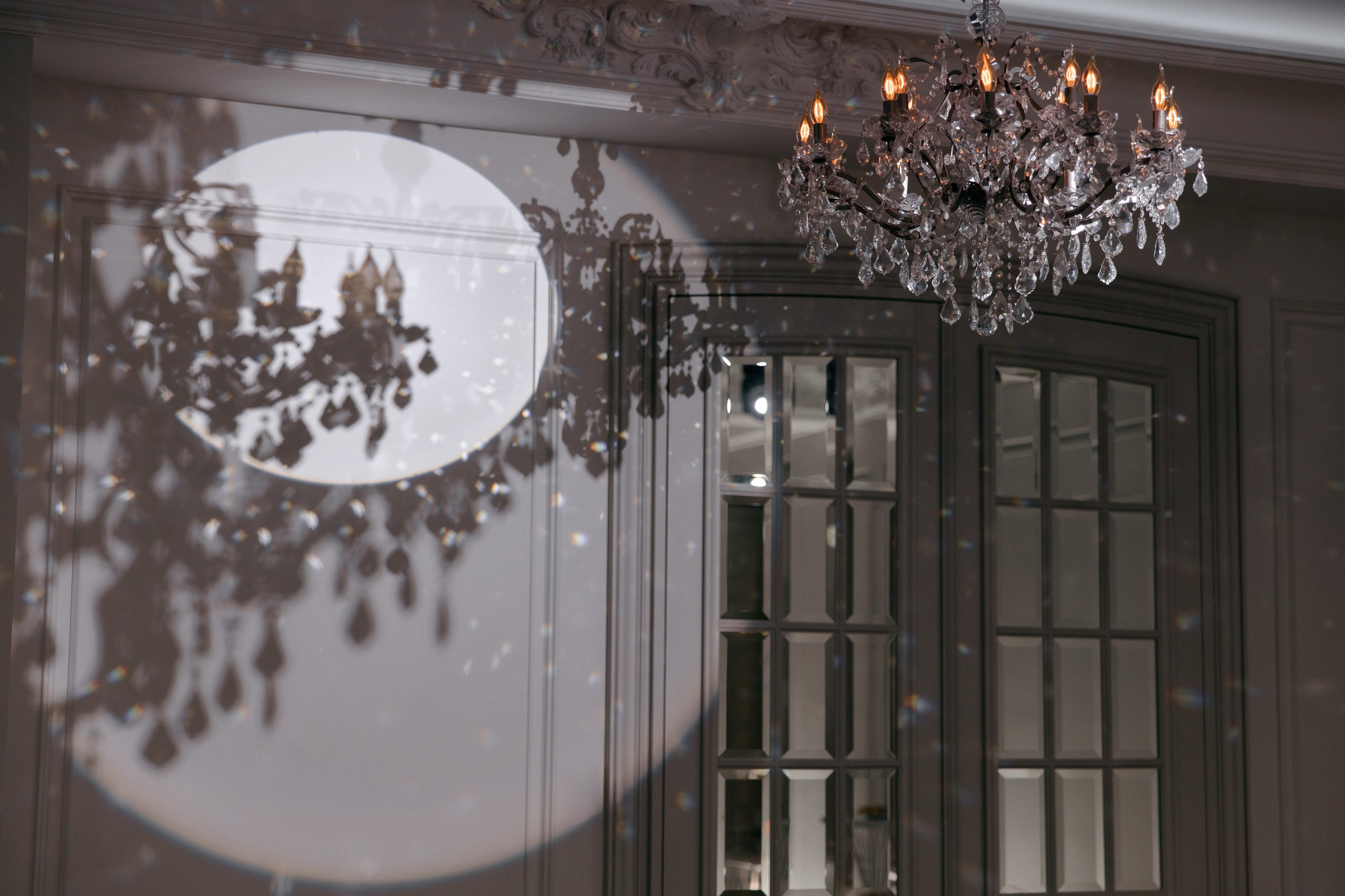 Юлия и Александр в отеле '12 причин' и кафе 'Мишель'. Свадебный фотограф Москва