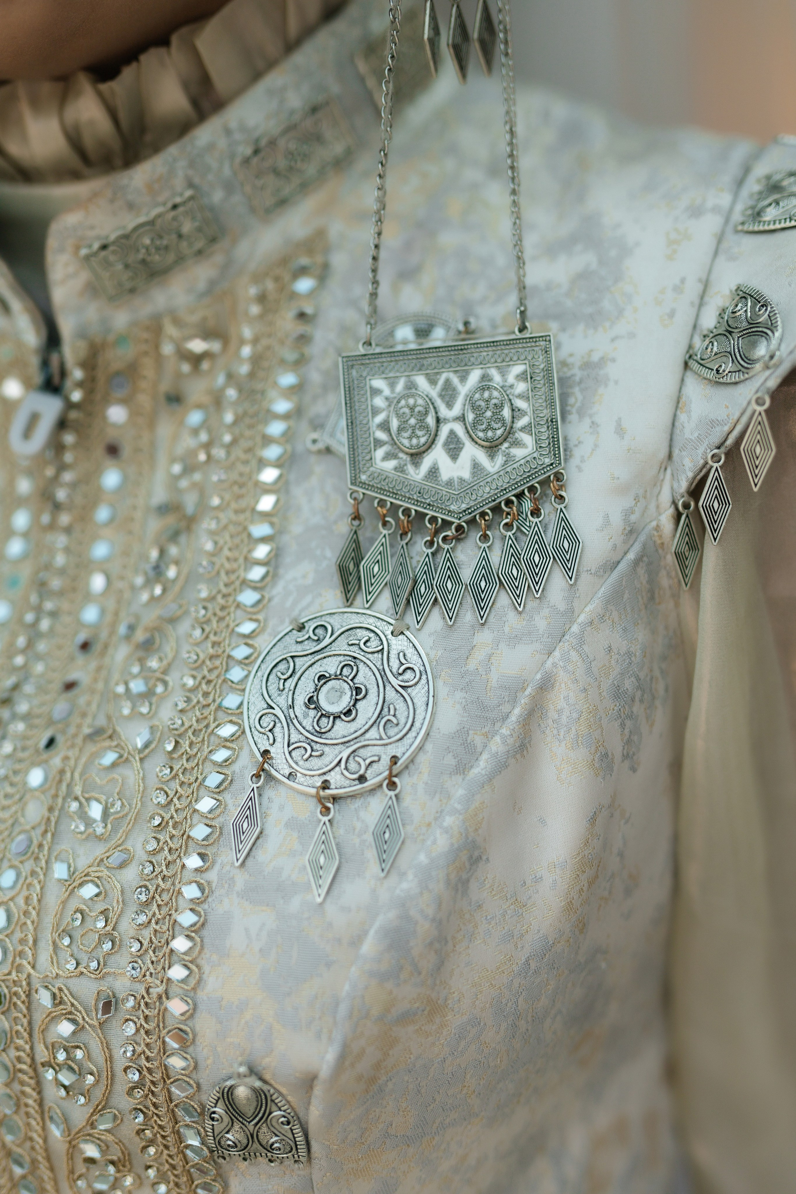 Aynur — syrğa salu. Wedding and Love story Photographer