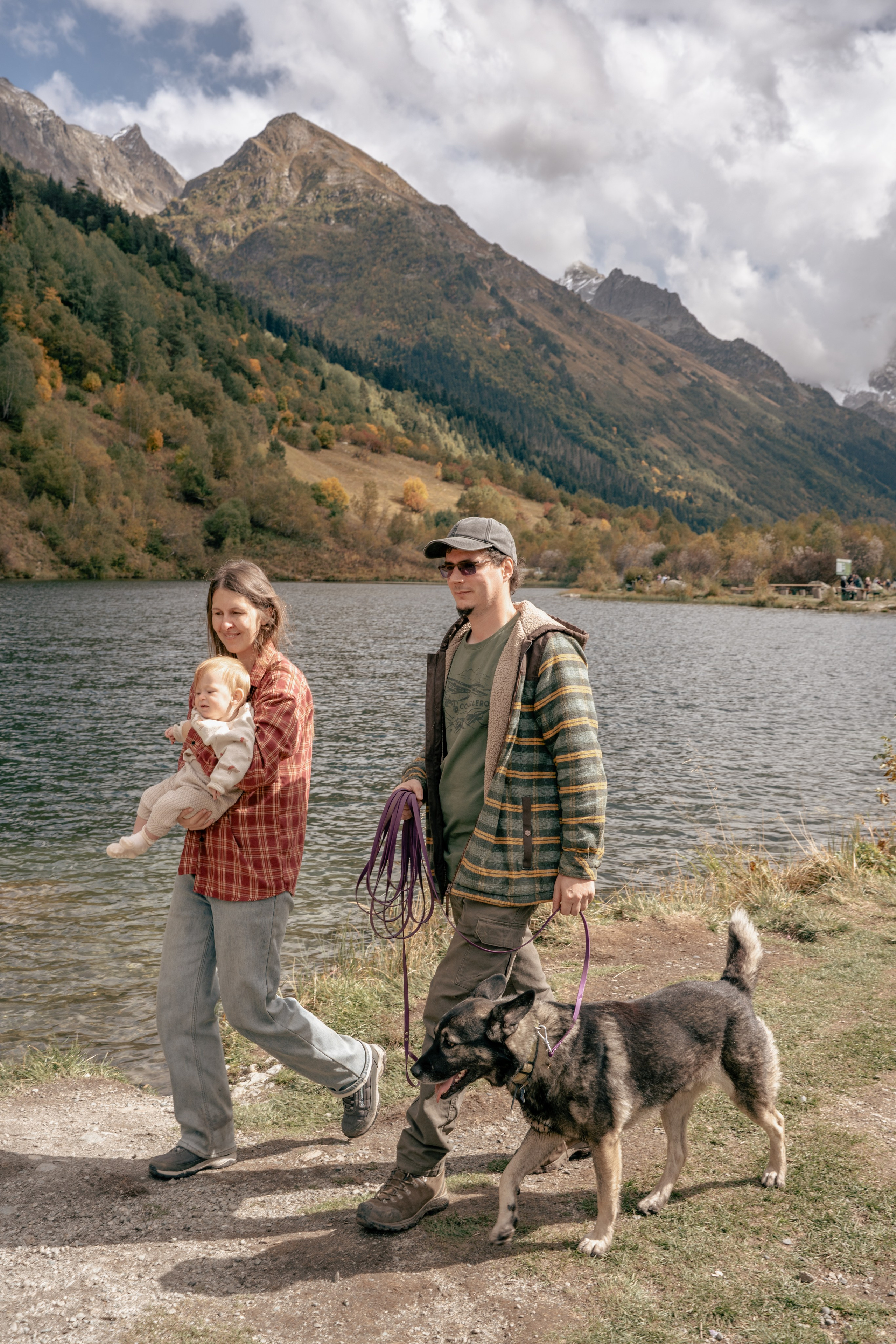 Семейная фотосессия в Домбае. Фотограф КМВ|ГОРЫ Пятигорск Железноводск Ессентуки Кисловодск Домбай Архыз Эльбрус