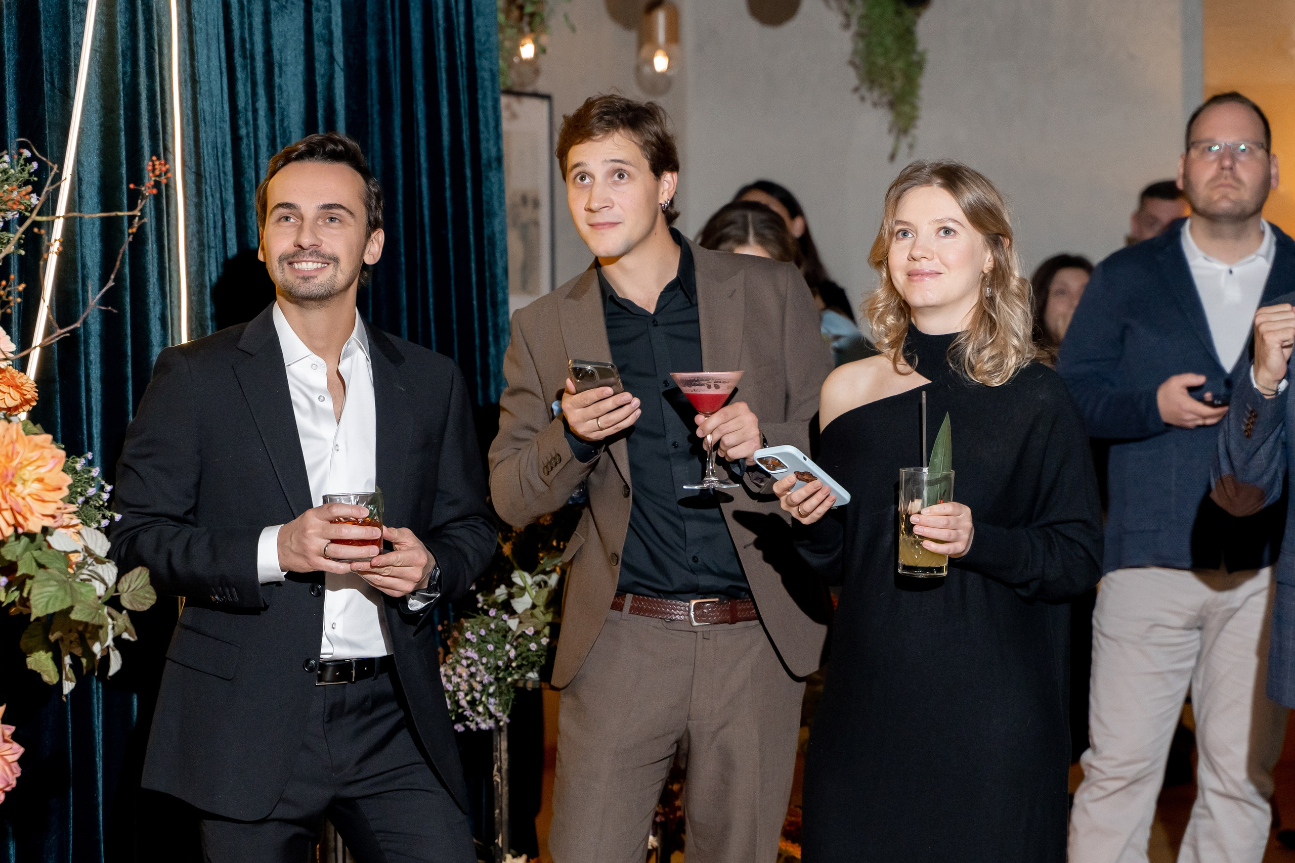 Репортаж мероприятия, репортажная съемка в Москве и Московской области, фотограф на мероприятие, фотосъемка юбилея, репортаж свадьбы, event, фотосессия на фотозоне, фотограф на юбилей, фотограф на день рождения, репортажный фотограф, съемка мероприятия, съемка на фотозоне, фотограф на корпоратив, фотограф на свадьбу, фотограф на детский праздник, фотограф на выпускной. Свадебный репортаж в лофте.