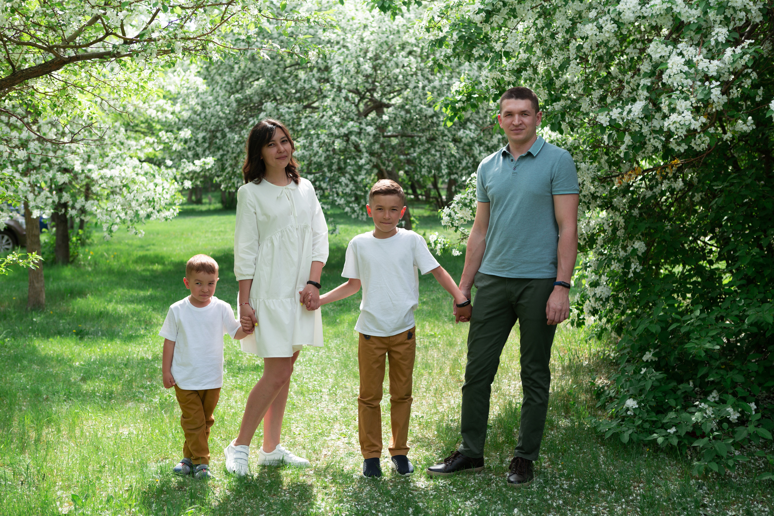 Цветущий май. Бигильдина Роза фотограф в Челябинске. Выпускные альбомы