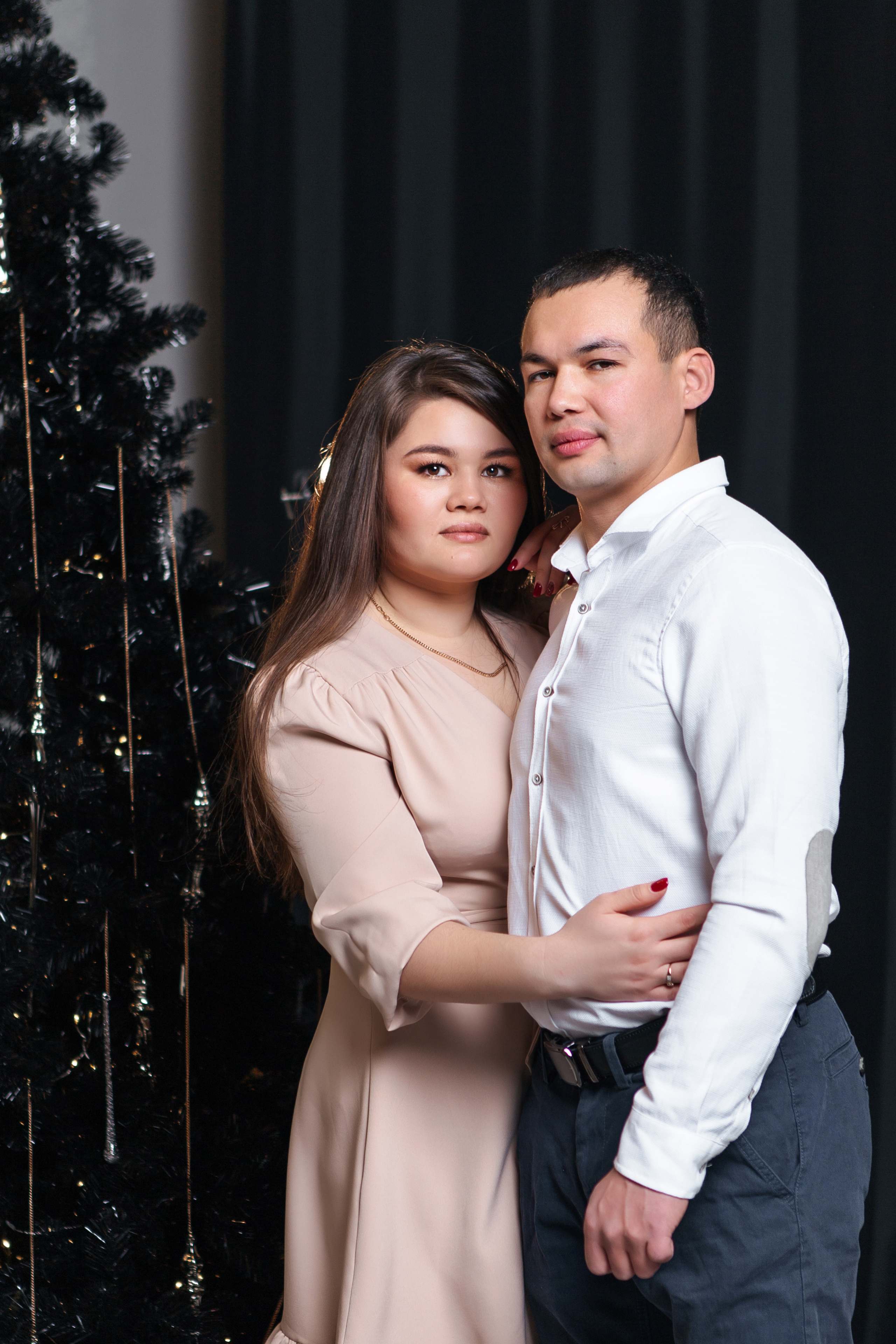 Lovestory в фотостудии. Бигильдина Роза фотограф в Челябинске. Выпускные альбомы