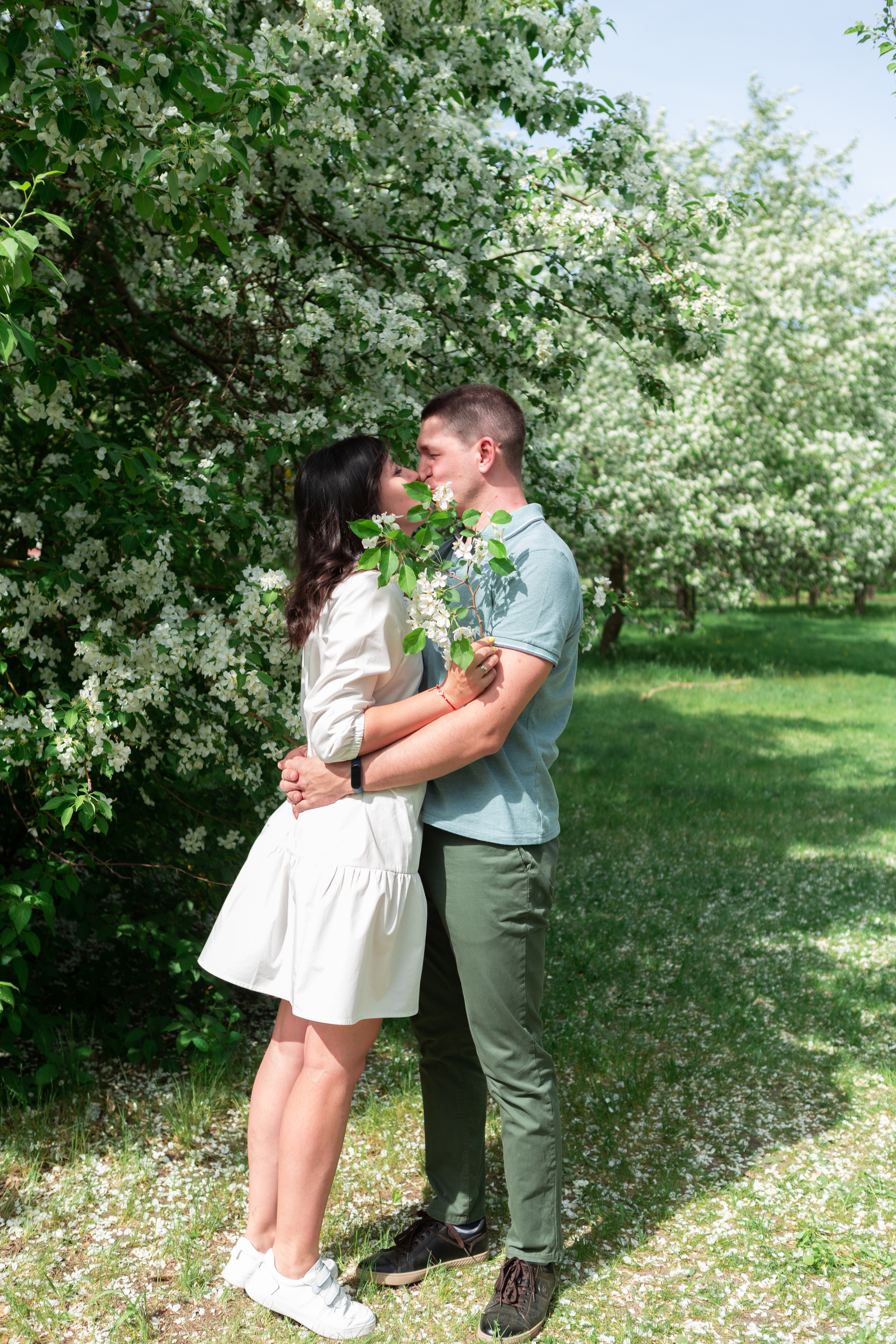 Цветущий май. Бигильдина Роза фотограф в Челябинске. Выпускные альбомы