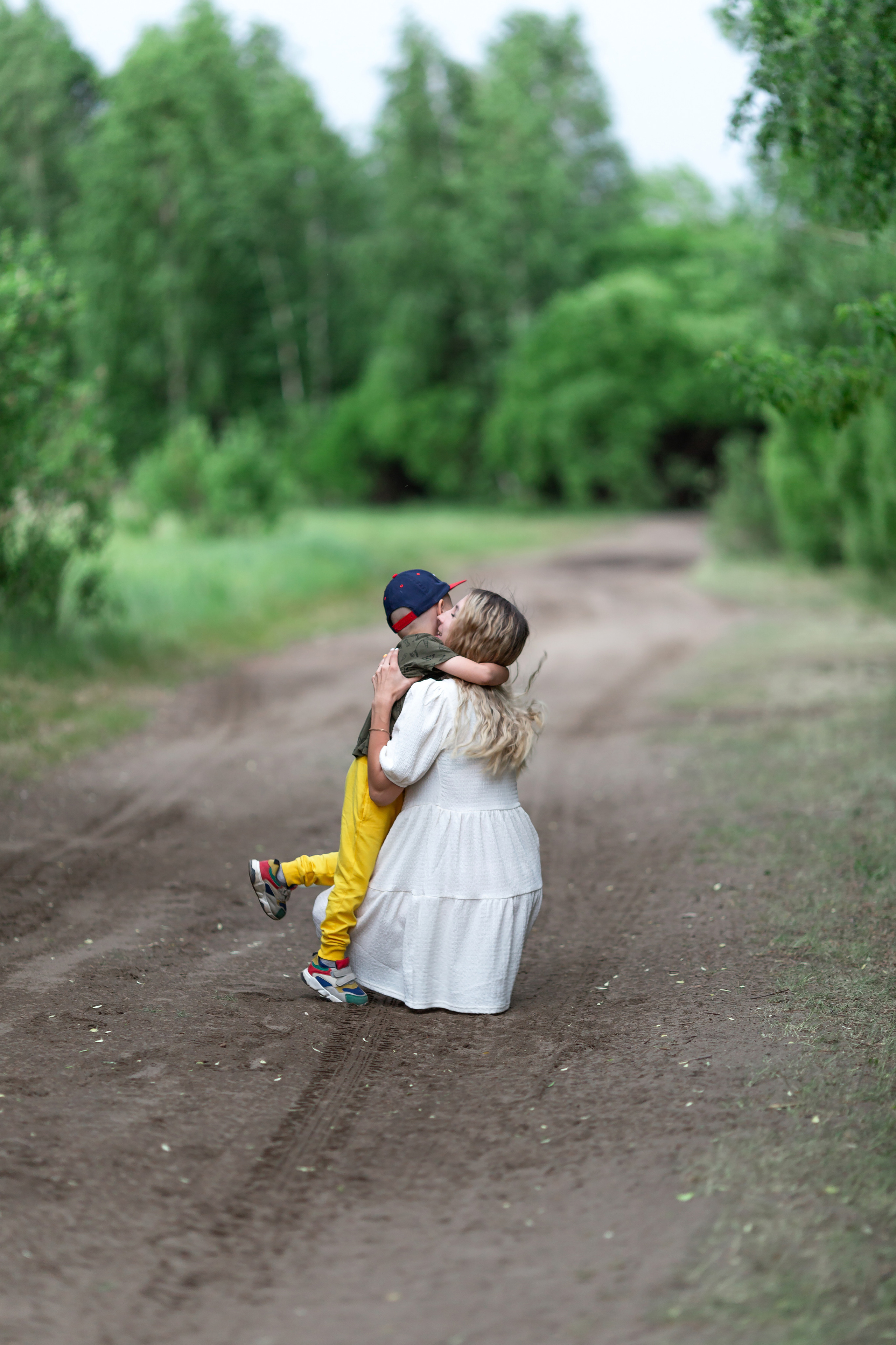 Прогулочная фотосессия красивой семьи на озере. Бигильдина Роза фотограф в Челябинске. Выпускные альбомы