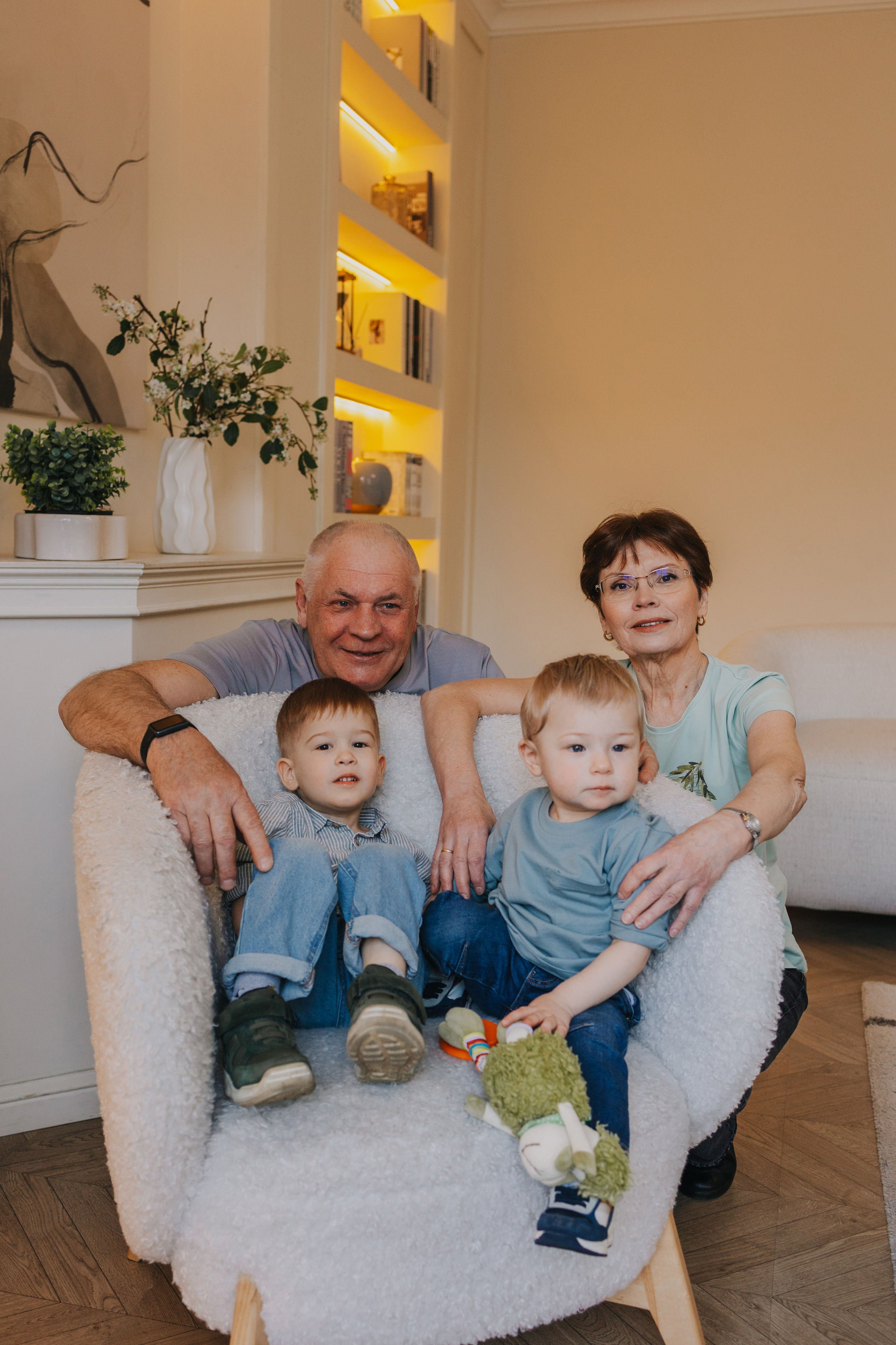 Большая семья. Домашняя фотосессия