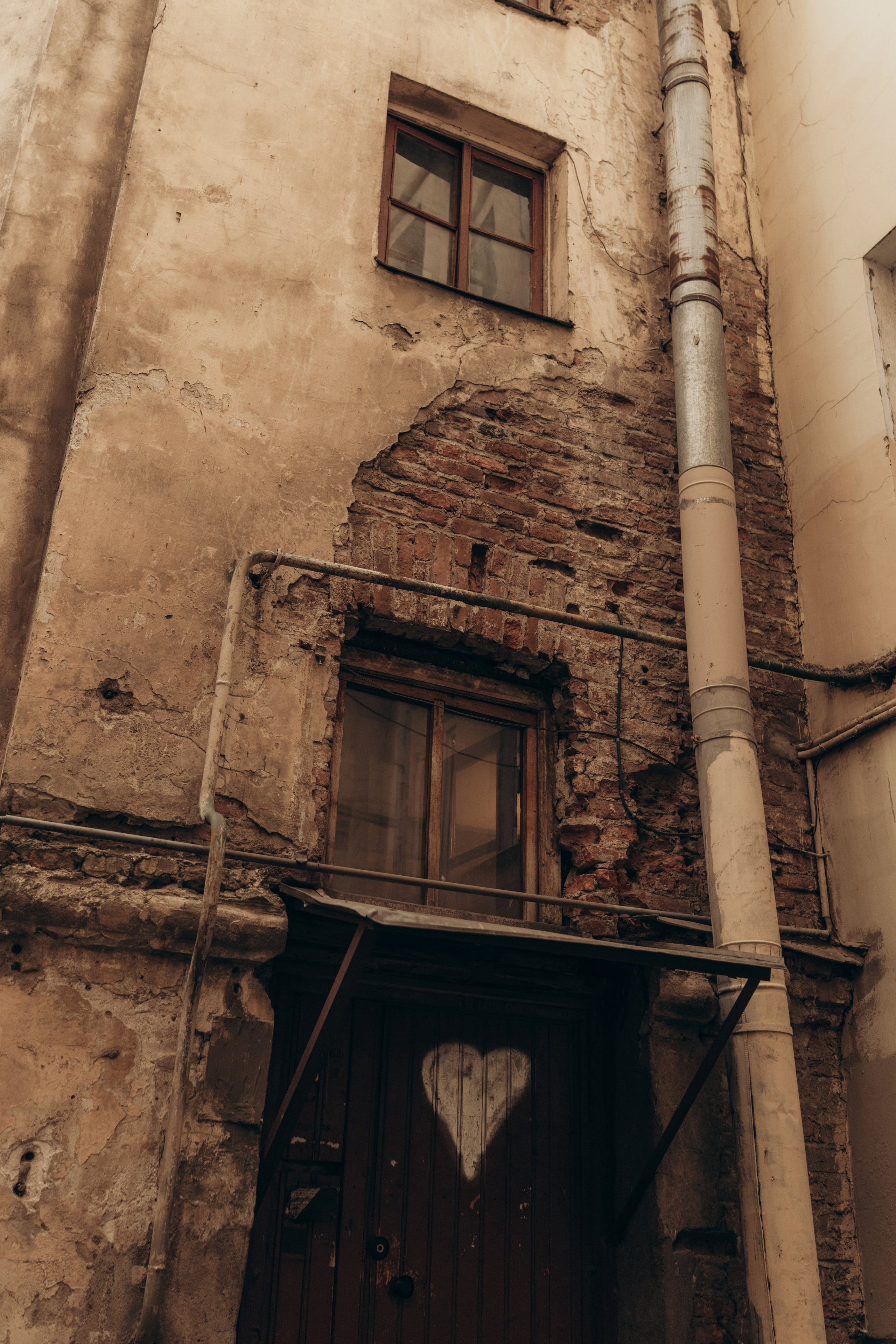 Евгений и Марина. Hmliber — фотограф и контент-креатор из Петербурга