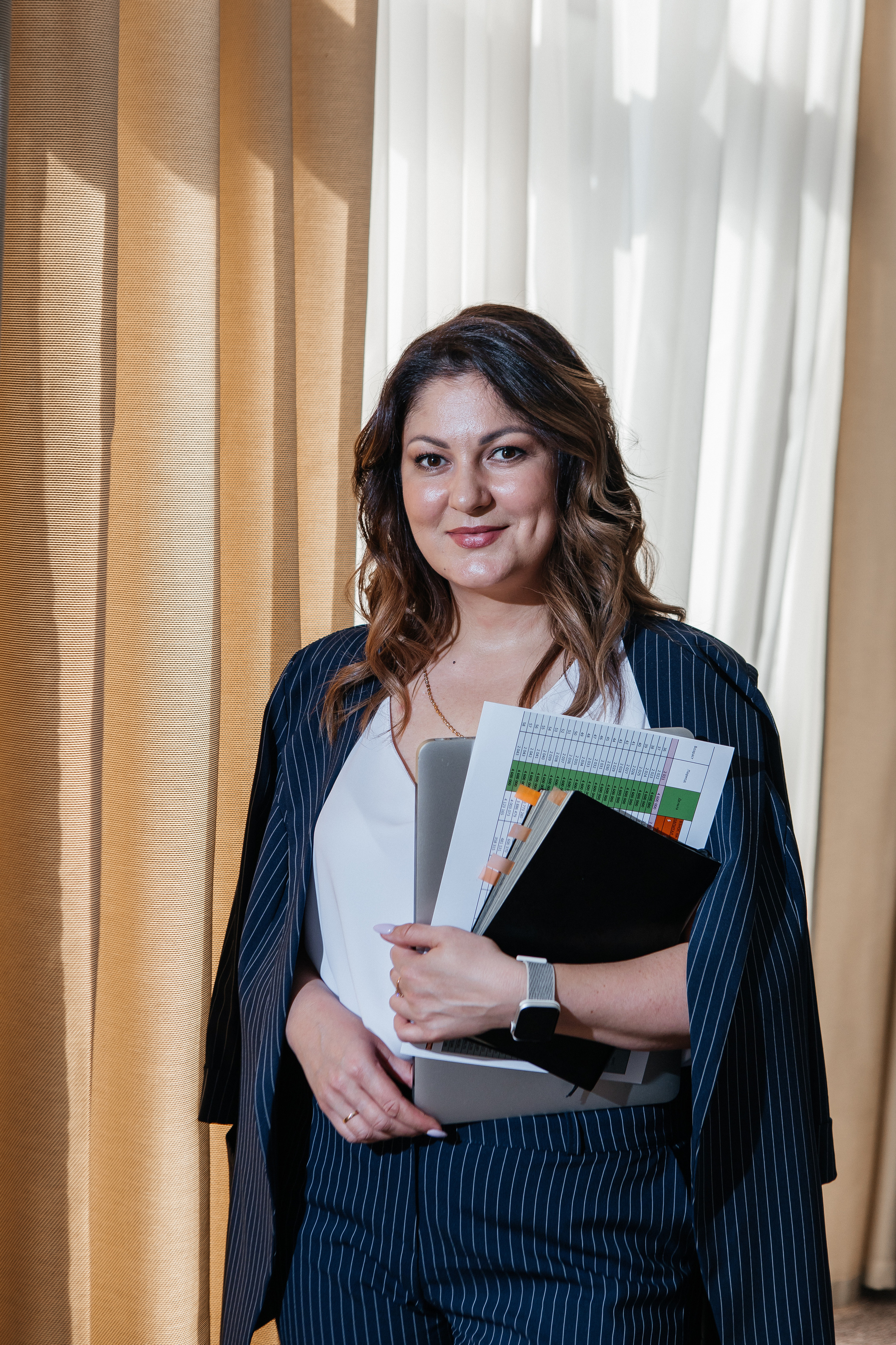 Контент-съёмка для финансового советника Любовь Черёмина. Контент-фотограф в Абакане Наталья Нагибина