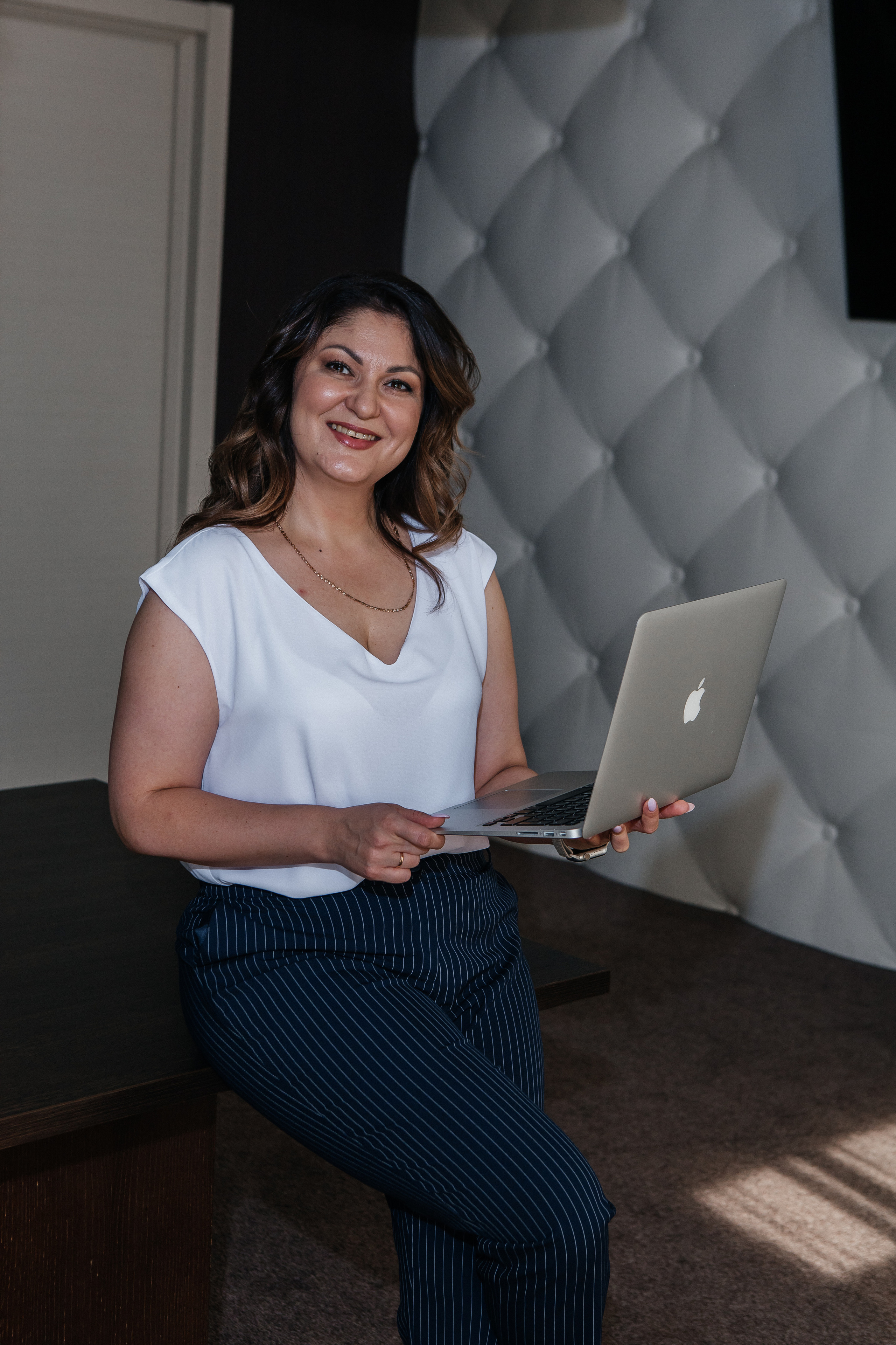 Контент-съёмка для финансового советника Любовь Черёмина. Контент-фотограф в Абакане Наталья Нагибина