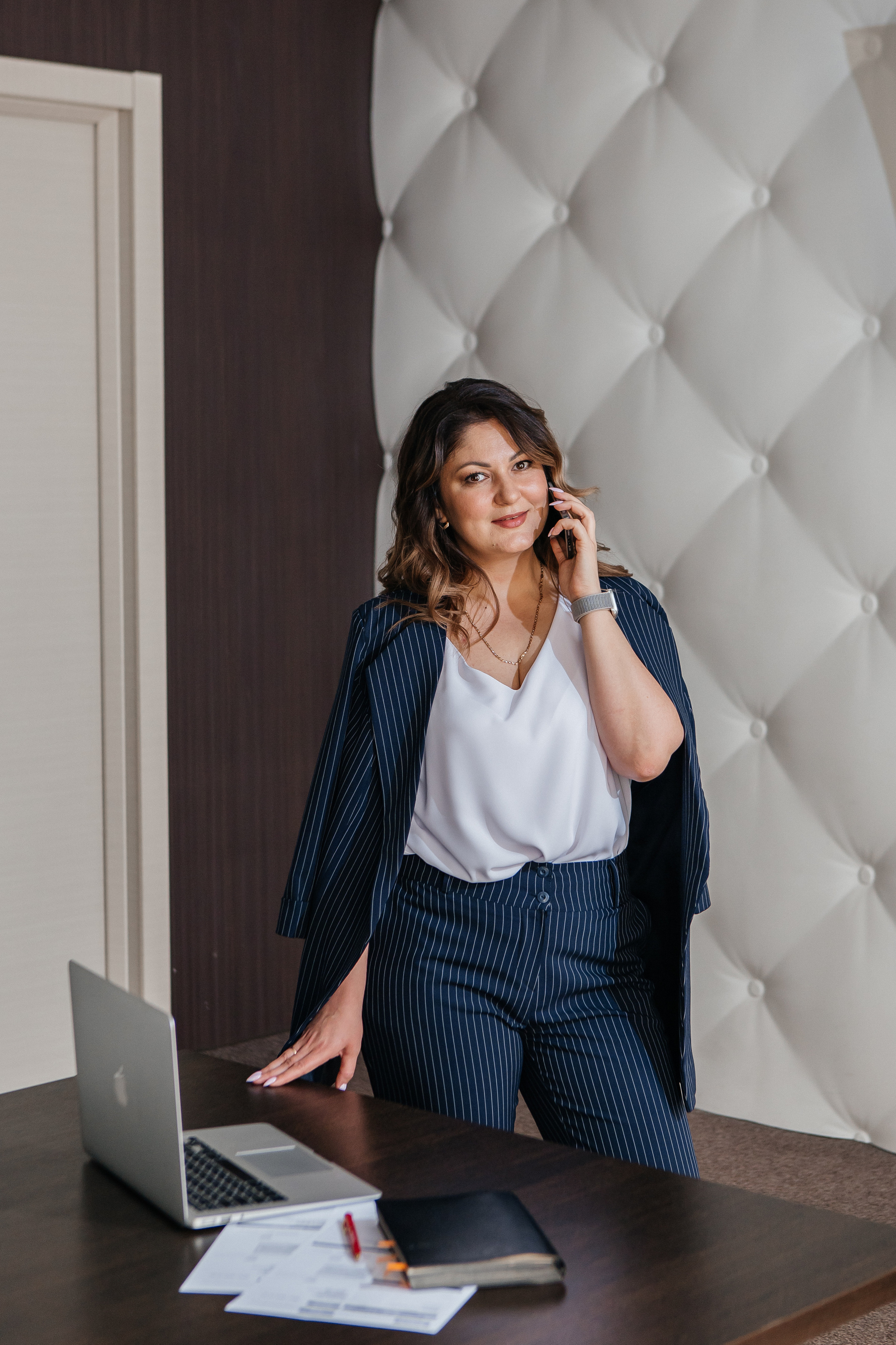 Контент-съёмка для финансового советника Любовь Черёмина. Контент-фотограф в Абакане Наталья Нагибина