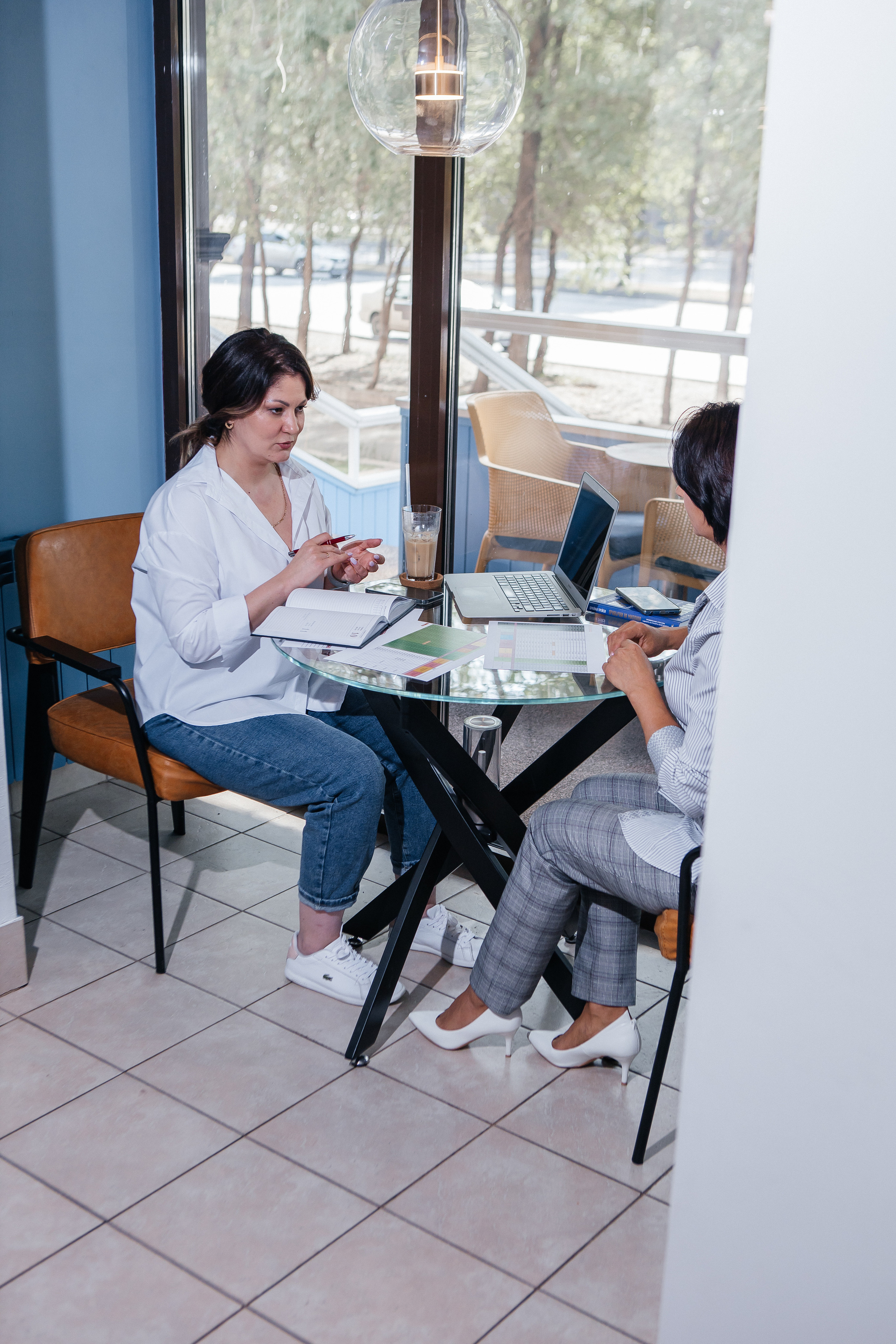 Контент-съёмка для финансового советника Любовь Черёмина. Контент-фотограф в Абакане Наталья Нагибина
