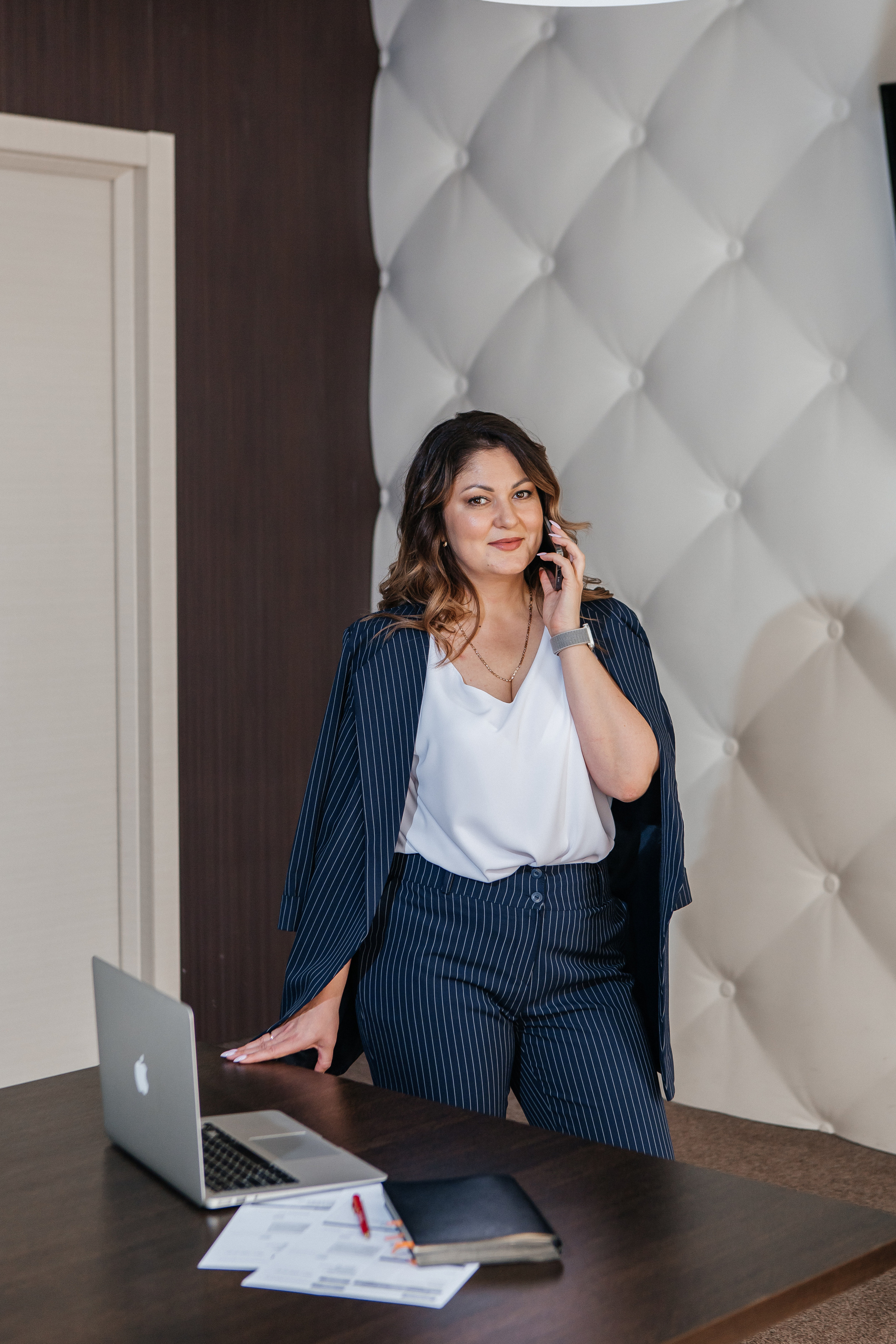 Контент-съёмка для финансового советника Любовь Черёмина. Контент-фотограф в Абакане Наталья Нагибина