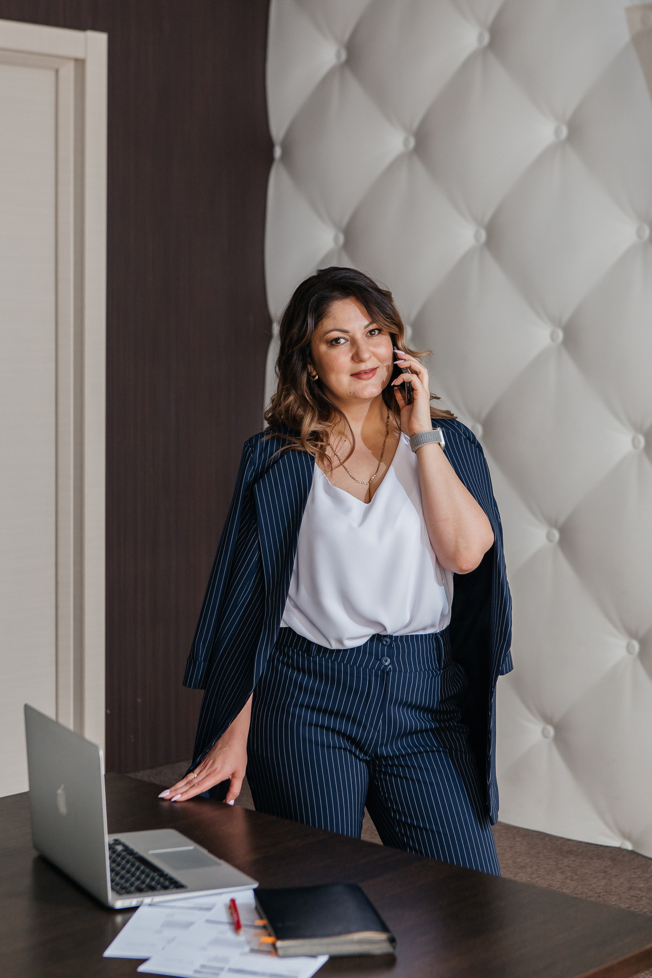 Контент-съёмка для финансового советника Любовь Черёмина. Контент-фотограф в Абакане Наталья Нагибина