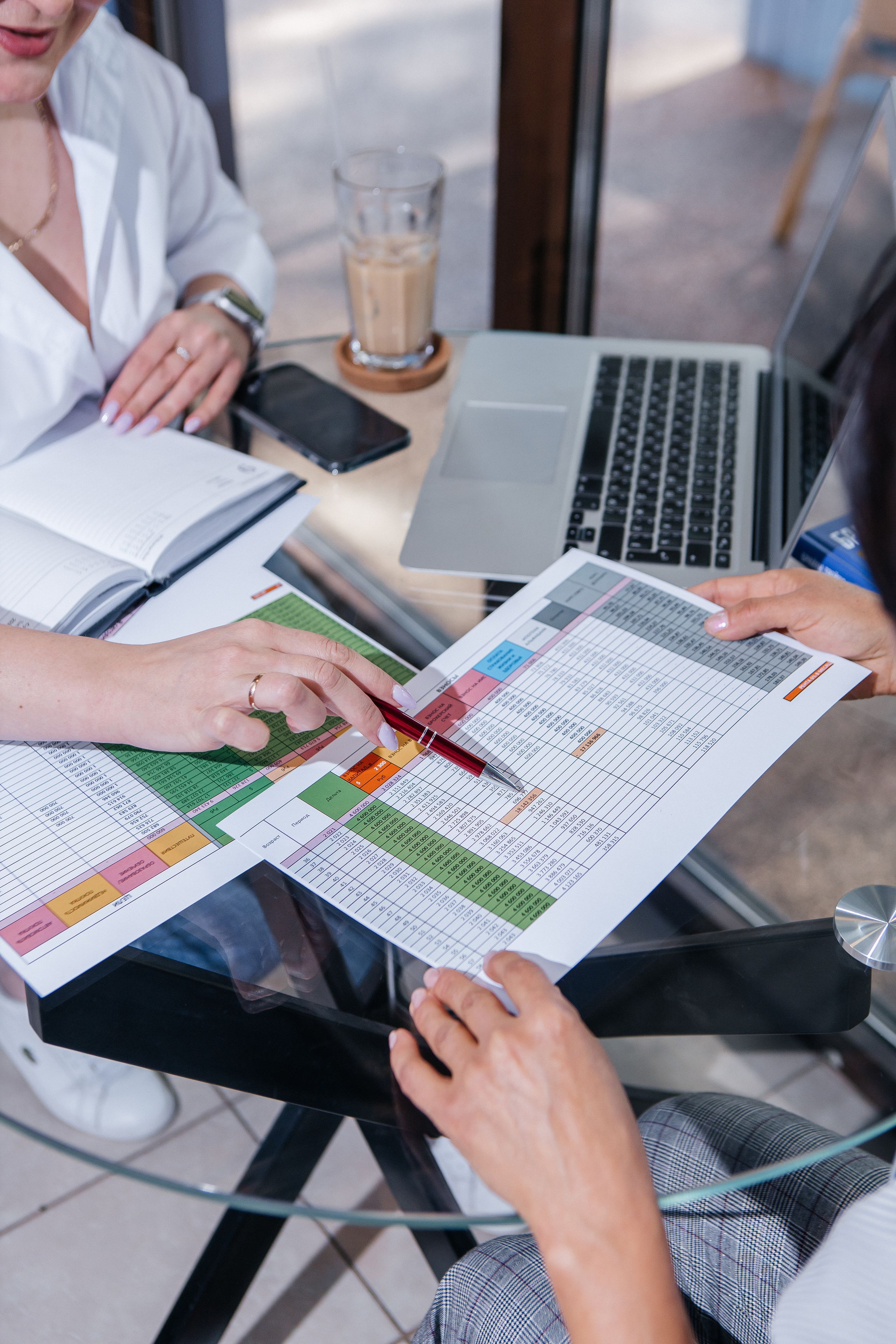 Контент-съёмка для финансового советника Любовь Черёмина. Контент-фотограф в Абакане Наталья Нагибина