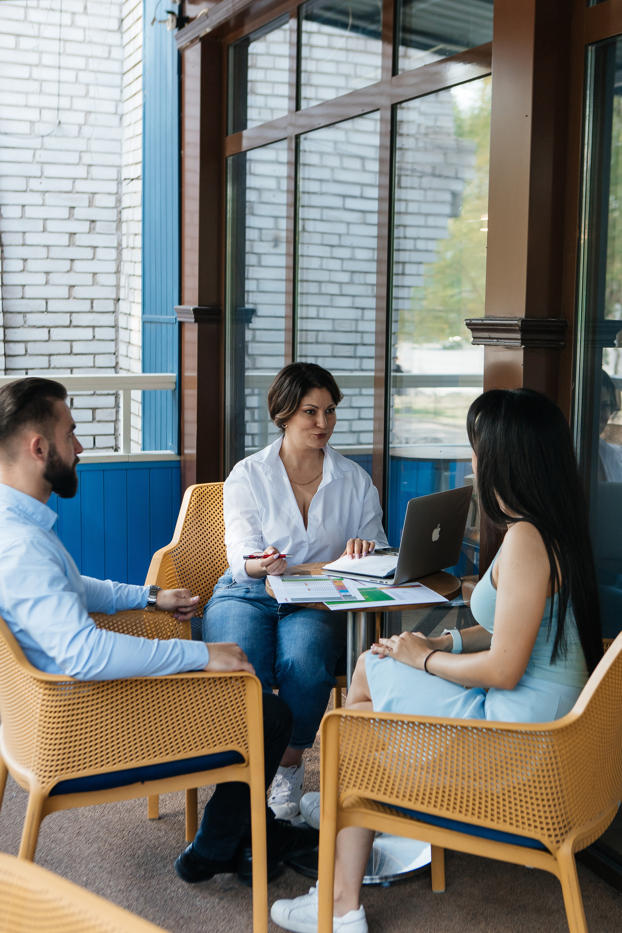 Контент-съёмка для финансового советника Любовь Черёмина. Контент-фотограф в Абакане Наталья Нагибина
