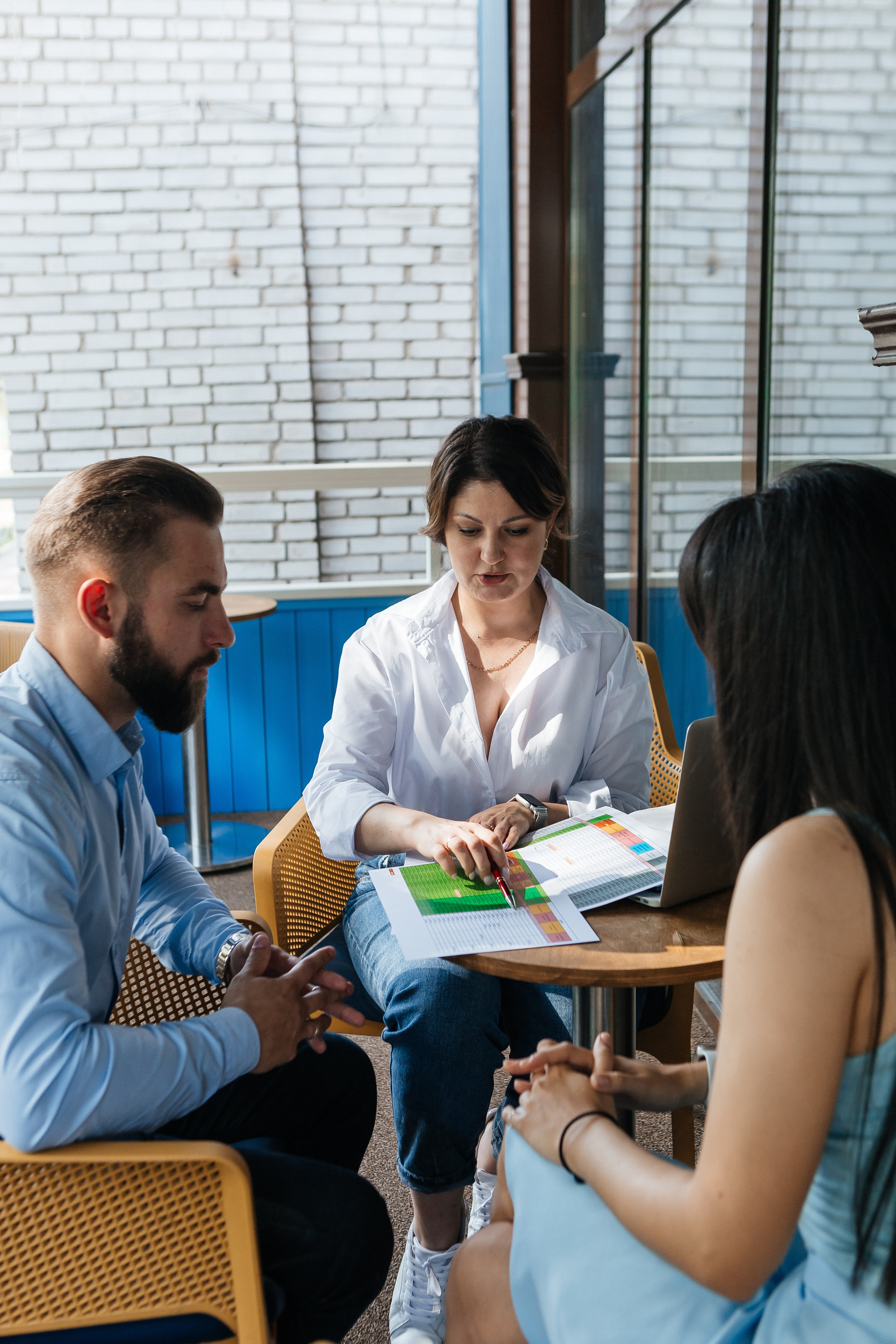 Контент-съёмка для финансового советника Любовь Черёмина. Контент-фотограф в Абакане Наталья Нагибина