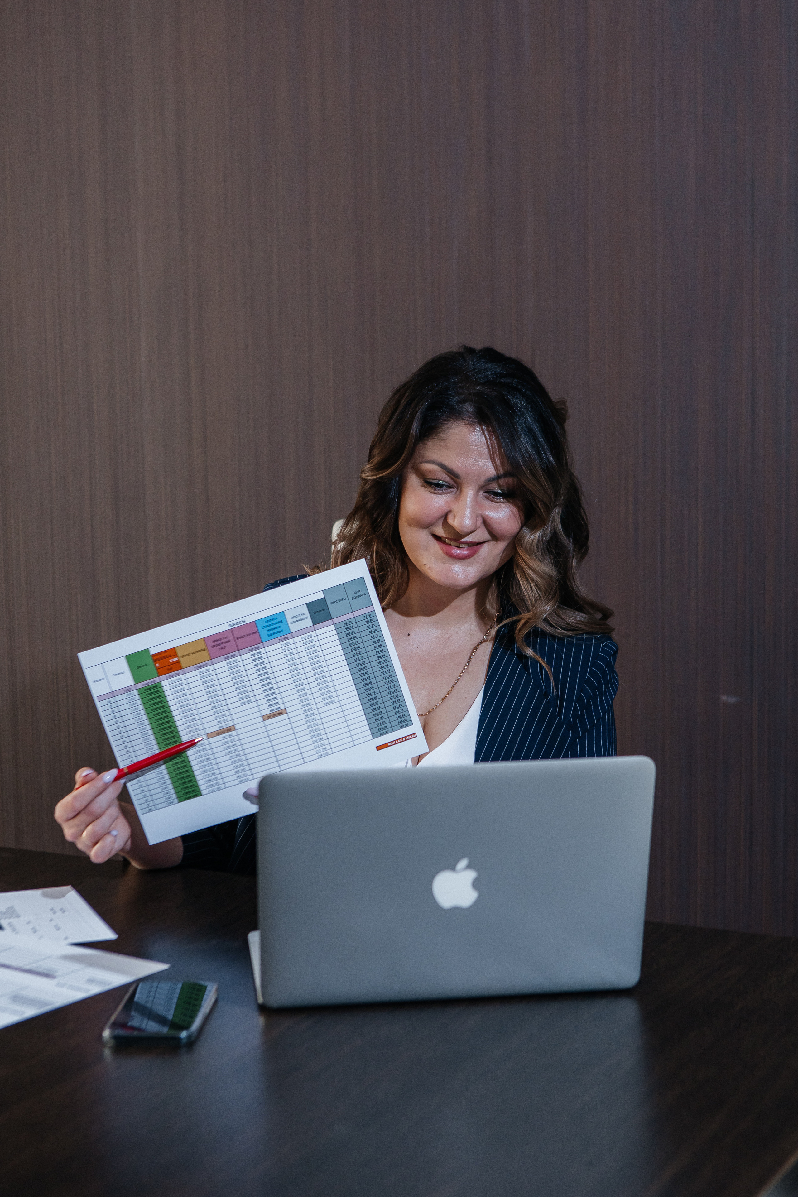 Контент-съёмка для финансового советника Любовь Черёмина. Контент-фотограф в Абакане Наталья Нагибина