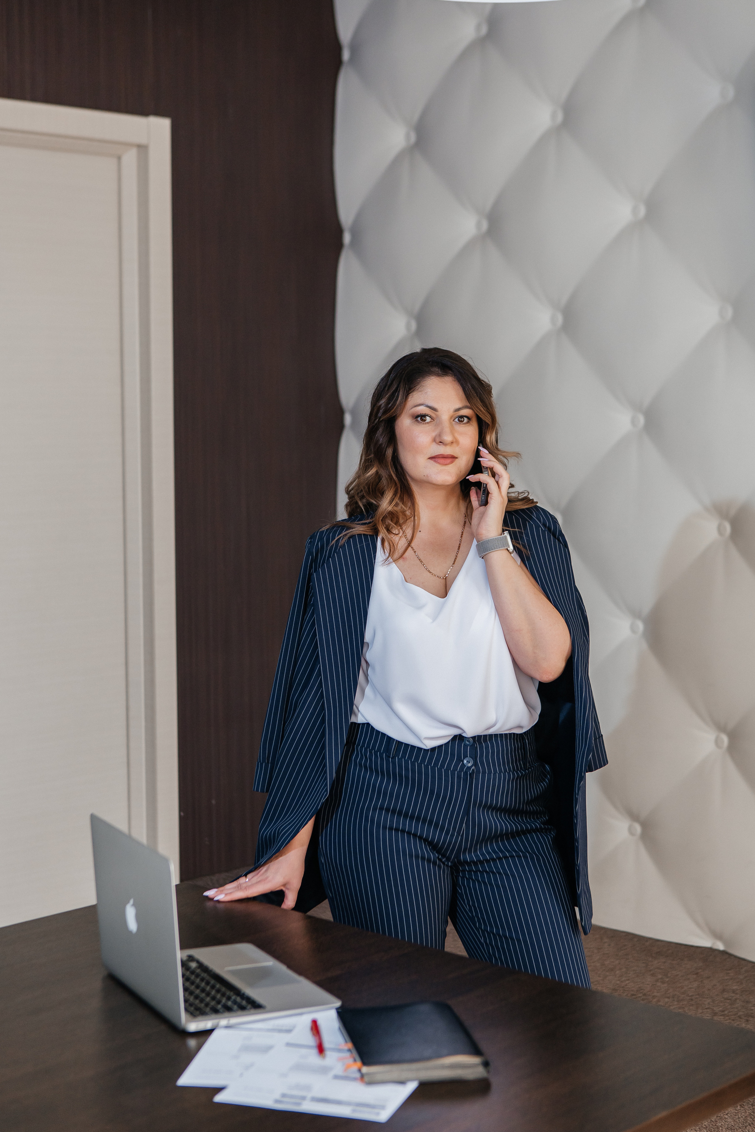 Контент-съёмка для финансового советника Любовь Черёмина. Контент-фотограф в Абакане Наталья Нагибина