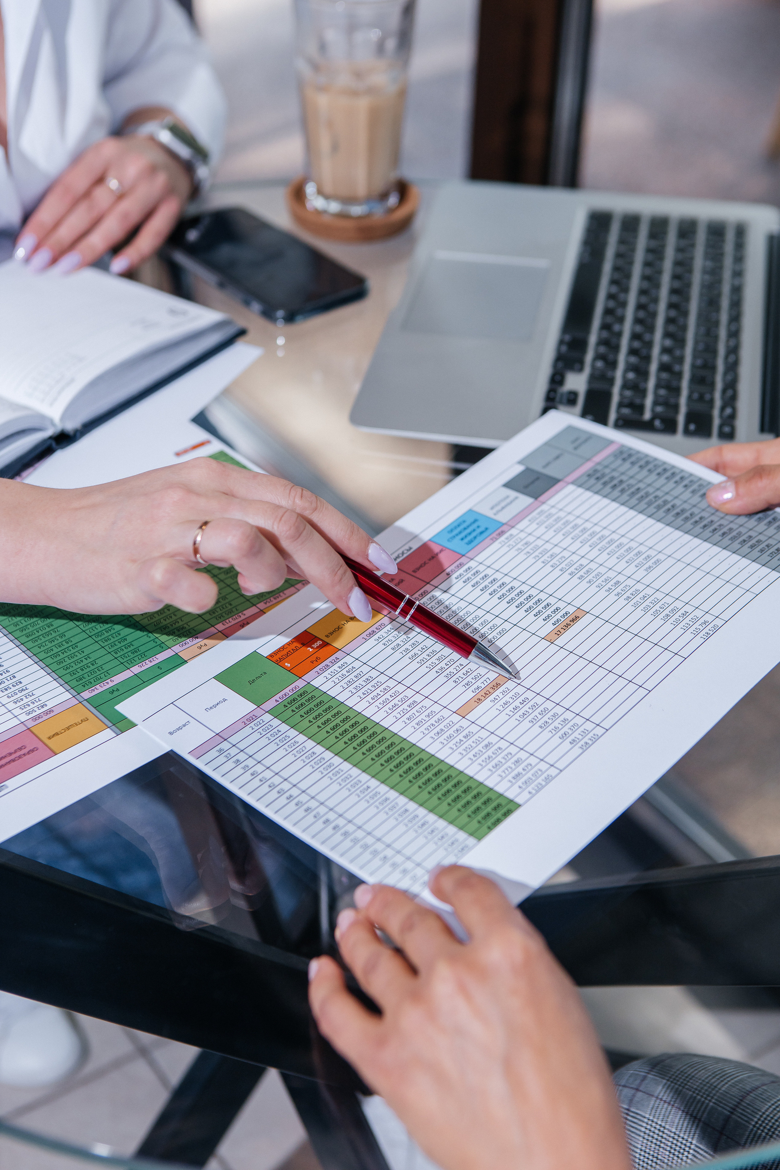 Контент-съёмка для финансового советника Любовь Черёмина. Контент-фотограф в Абакане Наталья Нагибина